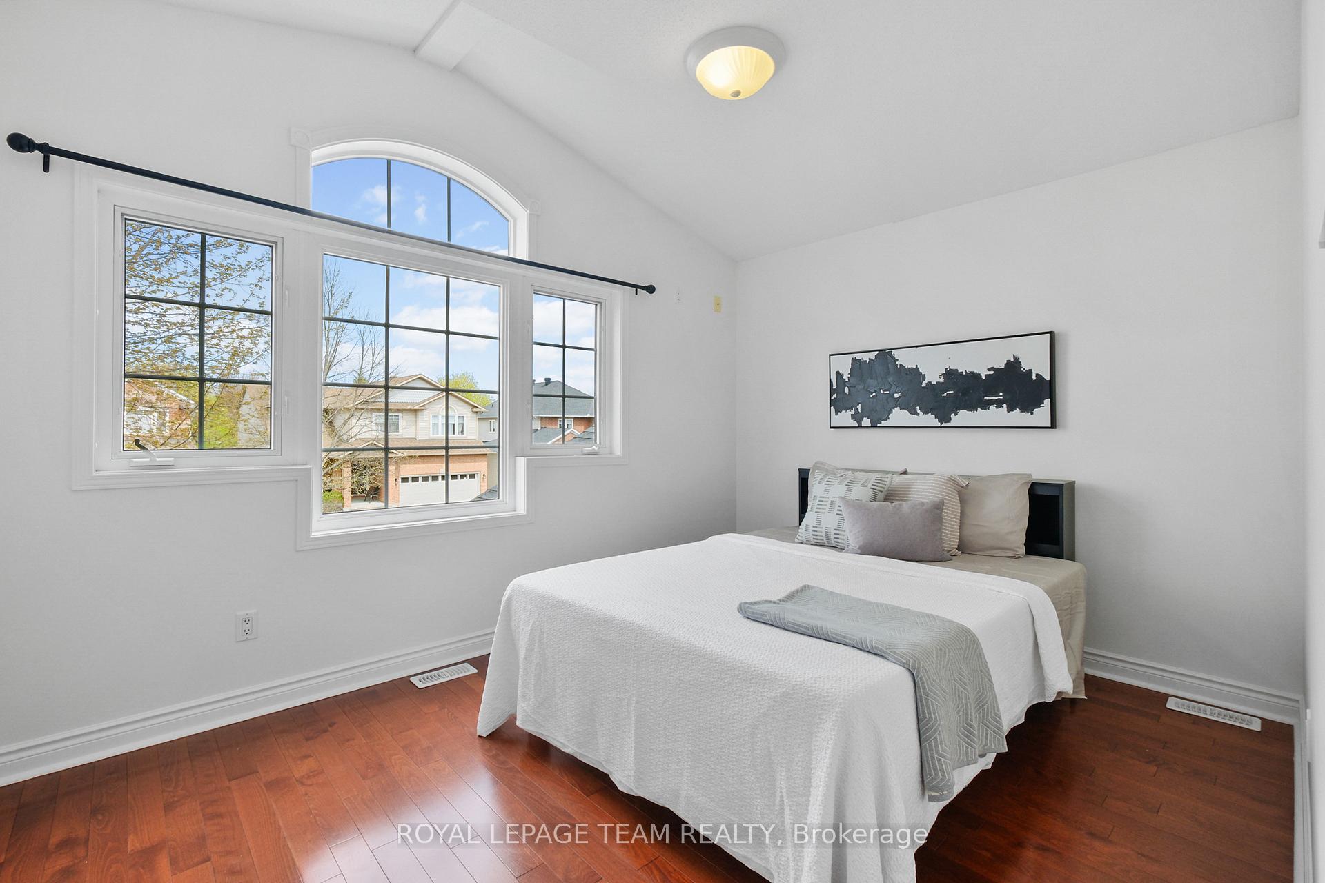 Photo 34 of 126 Arrowwood Drive, Ottawa, Stittsville (South) — HOMEH