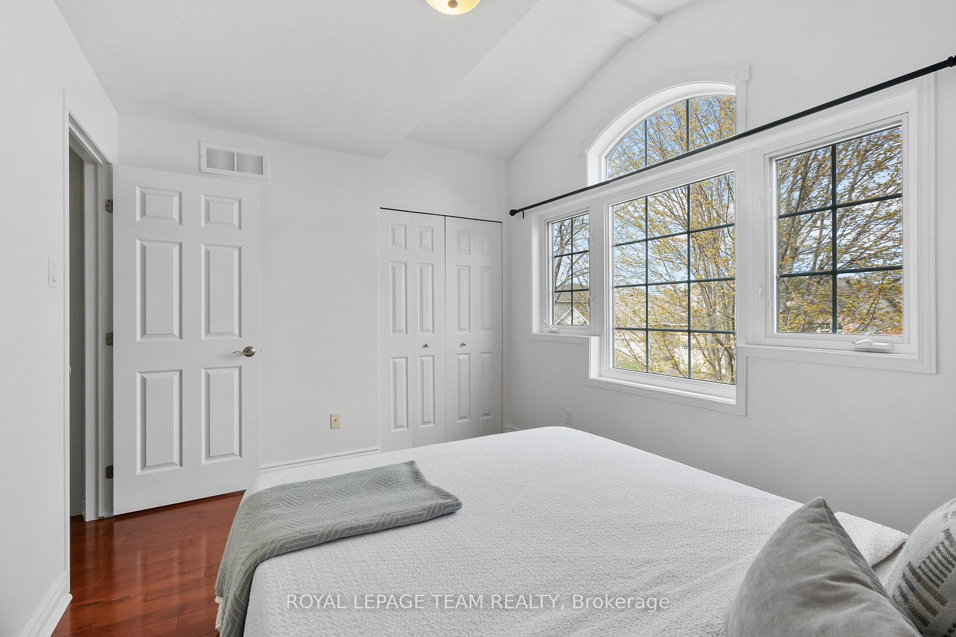 Photo 33 of 126 Arrowwood Drive, Ottawa, Stittsville (South) — HOMEH