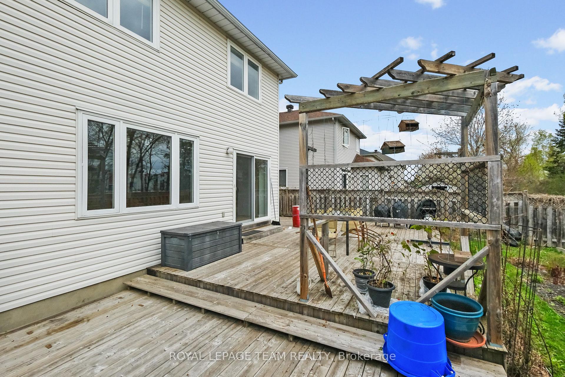 Photo 45 of 126 Arrowwood Drive, Ottawa, Stittsville (South) — HOMEH