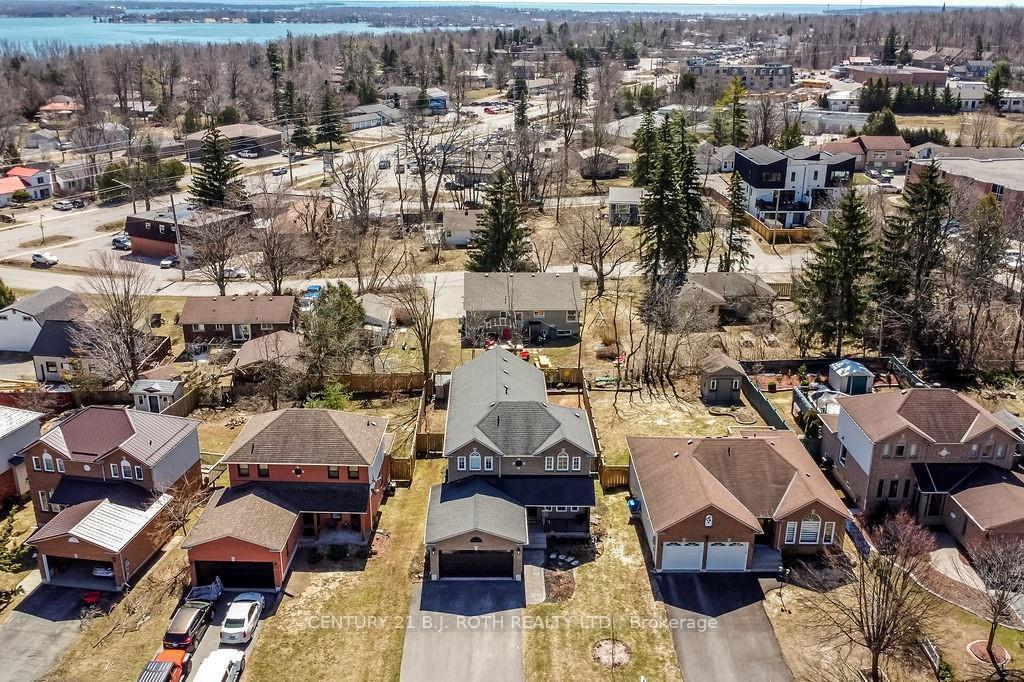 Photo 9 of 17 Frontier Avenue, Orillia — HOMEH