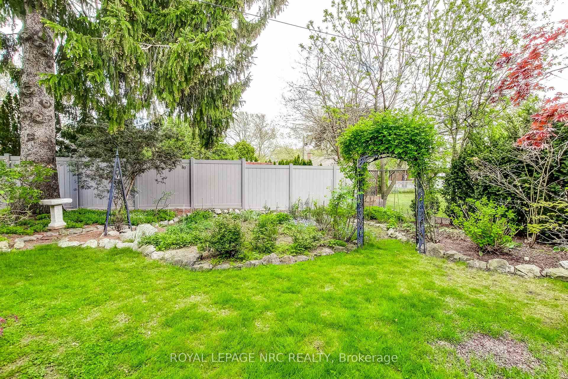 Photo 42 of 8 Rice Avenue, St. Catharines, Bunting/Linwell — HOMEH
