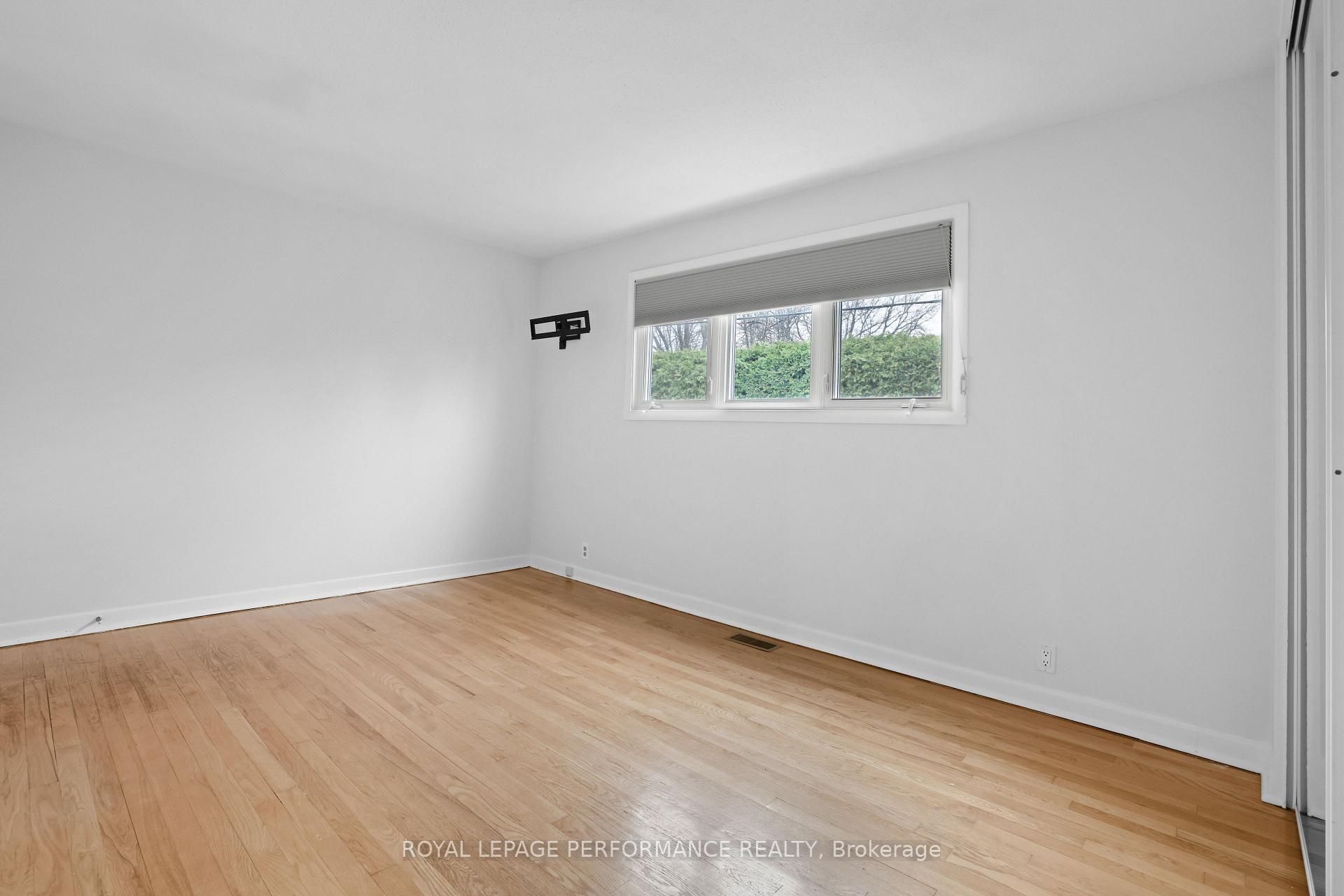 Photo 8 of 64 Crystal Beach Drive, Ottawa, Crystal Beach — HOMEH