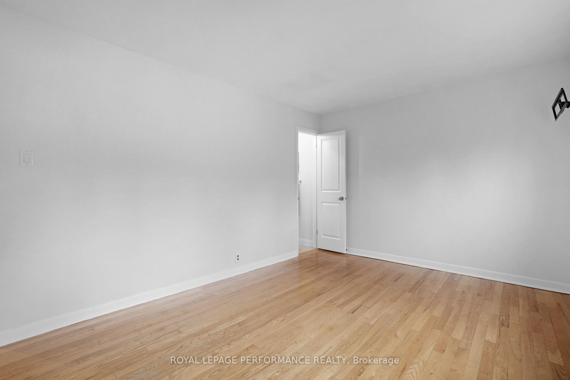 Photo 12 of 64 Crystal Beach Drive, Ottawa, Crystal Beach — HOMEH