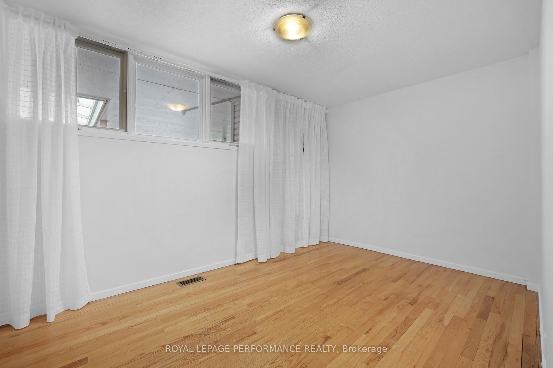 Photo 21 of 64 Crystal Beach Drive, Ottawa, Crystal Beach — HOMEH