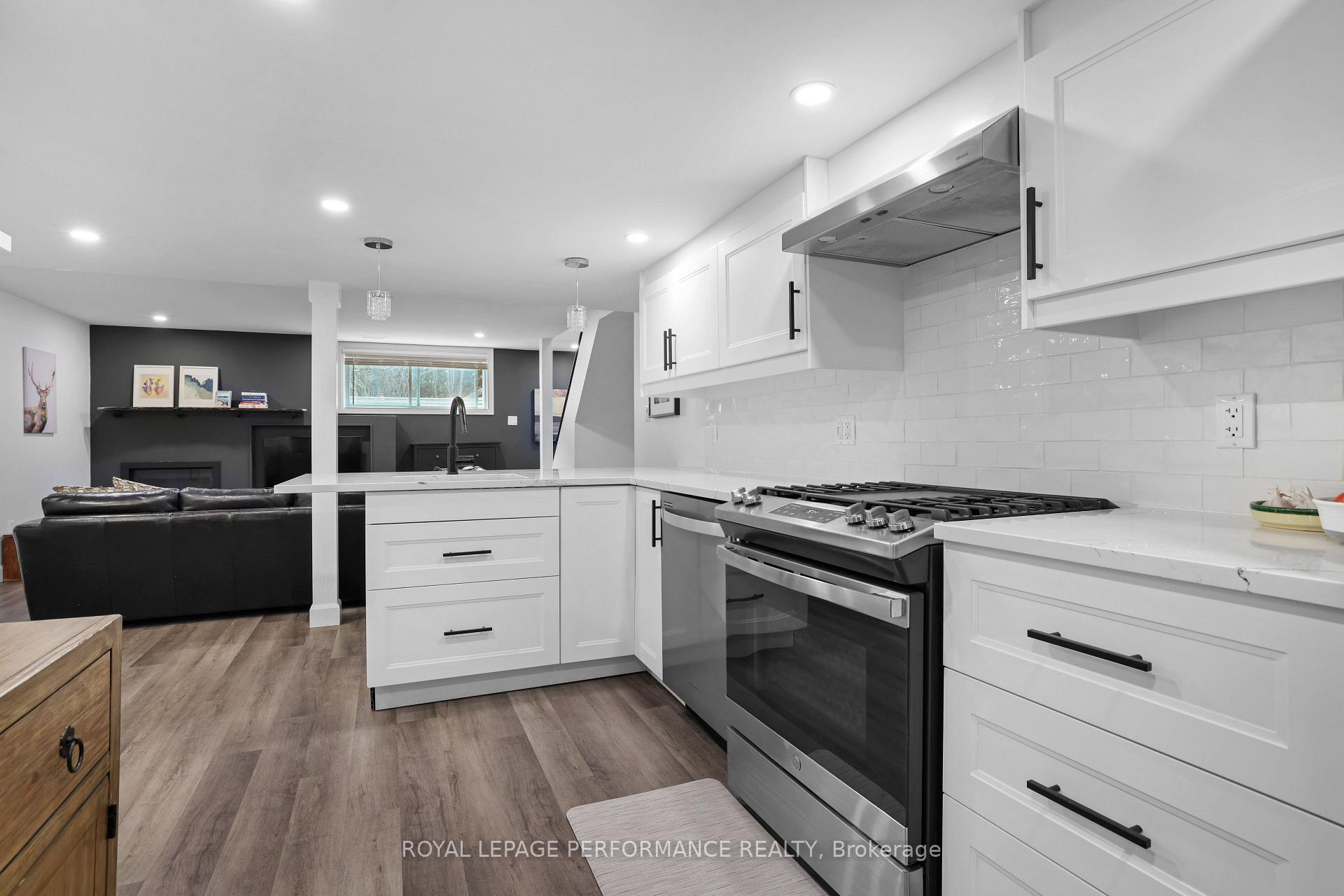Photo 33 of 64 Crystal Beach Drive, Ottawa, Crystal Beach — HOMEH