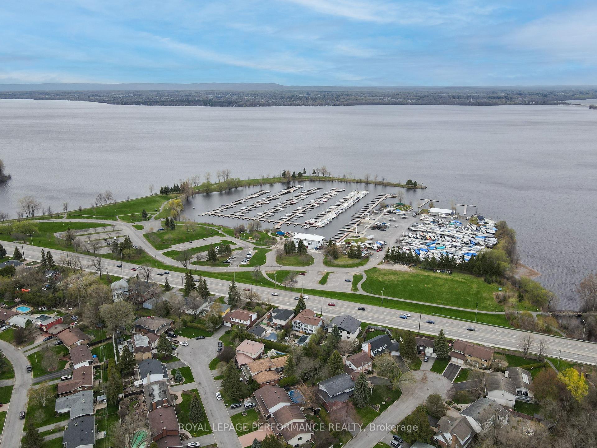 Photo 44 of 64 Crystal Beach Drive, Ottawa, Crystal Beach — HOMEH