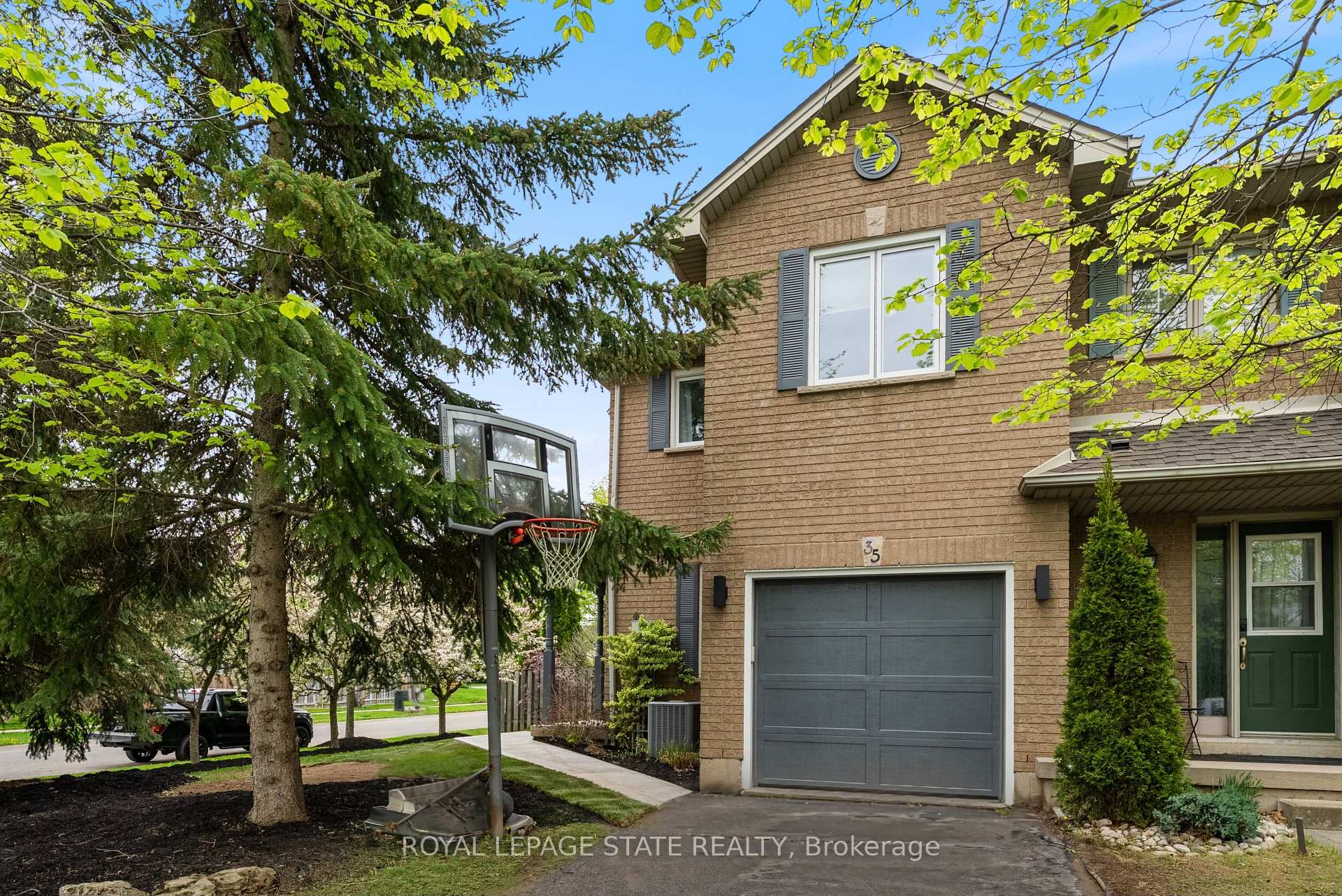 Photo 1 of 35 Morwick Drive, Hamilton, Ancaster — HOMEH