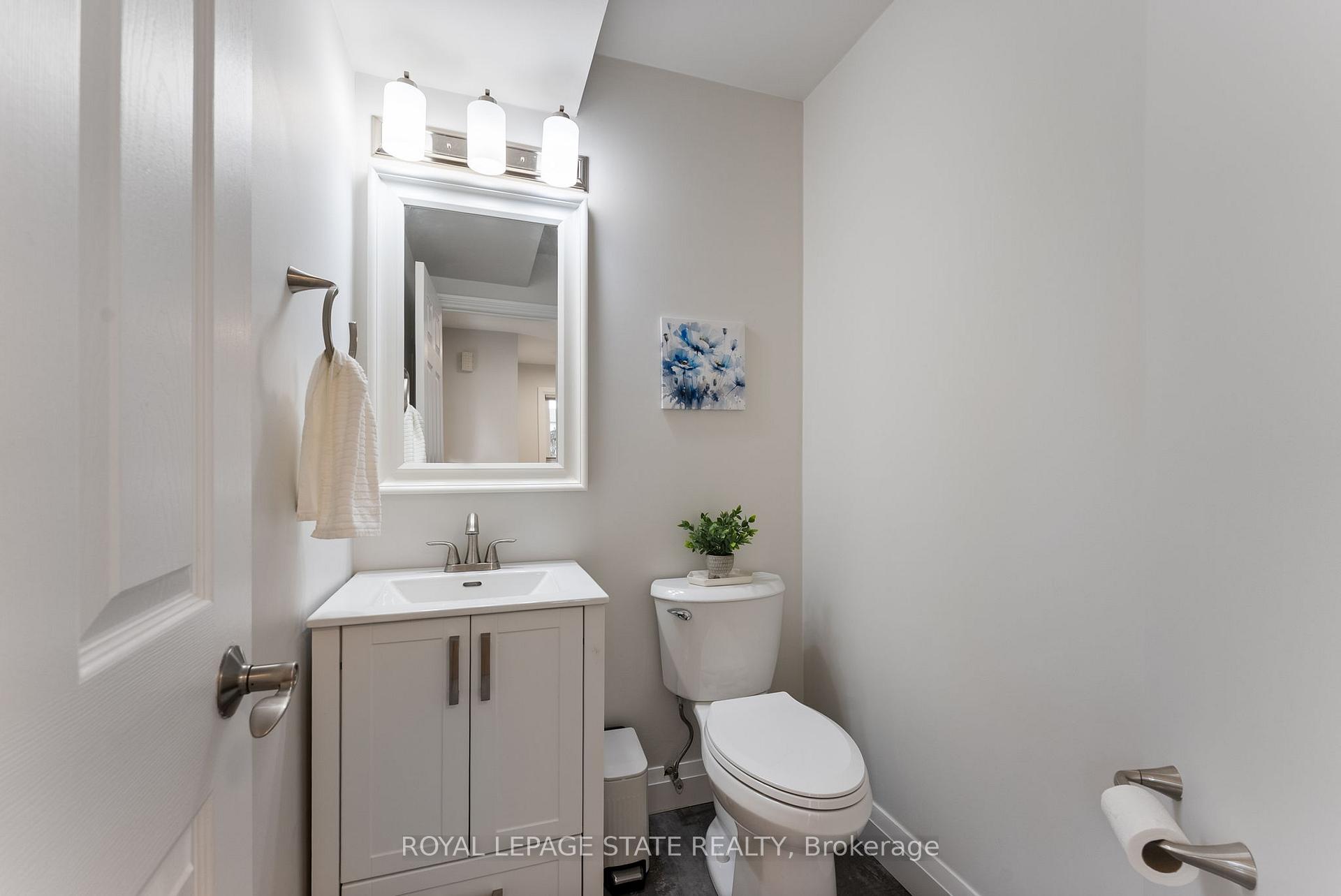 Photo 8 of 35 Morwick Drive, Hamilton, Ancaster — HOMEH