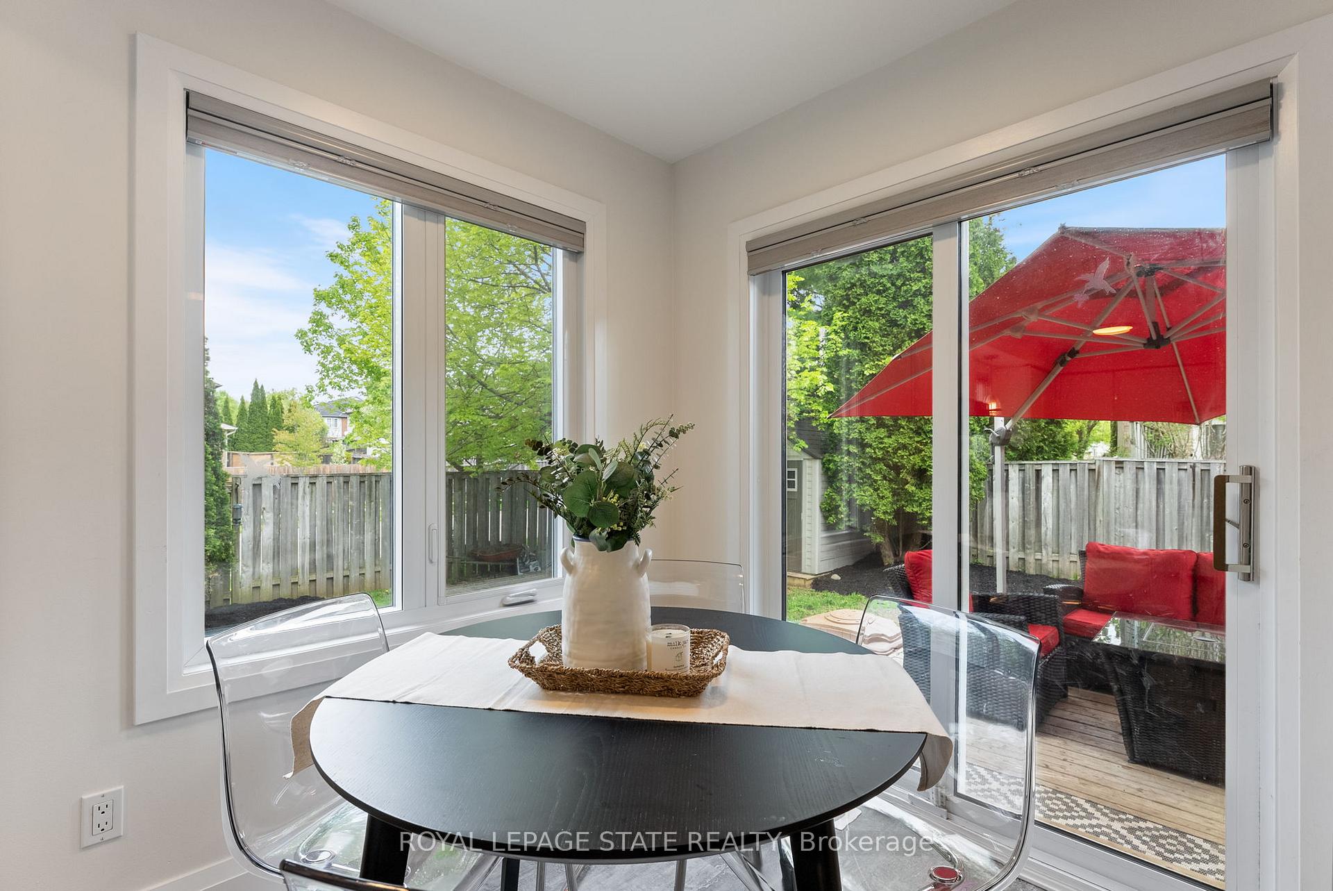 Photo 6 of 35 Morwick Drive, Hamilton, Ancaster — HOMEH