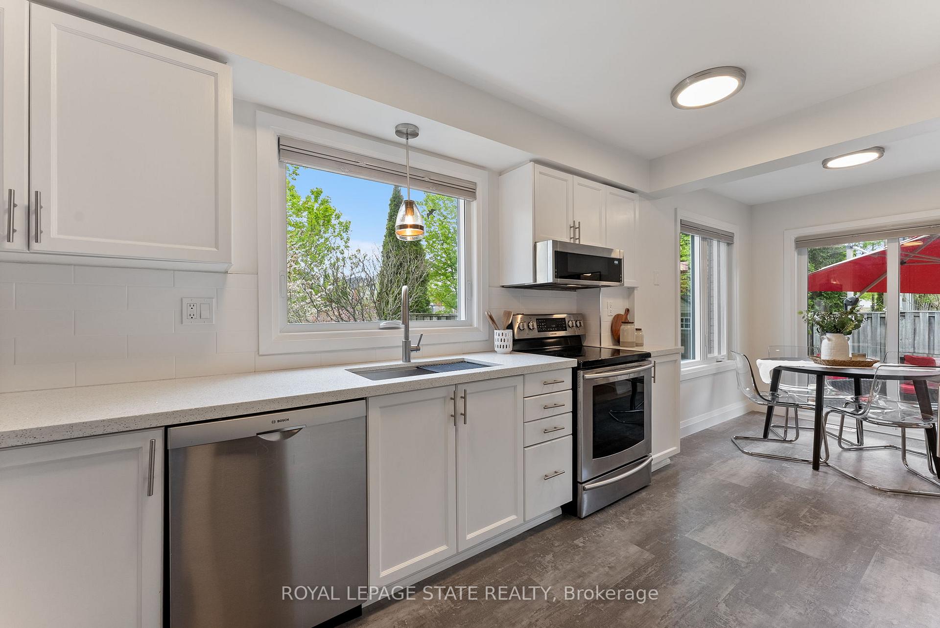 Photo 18 of 35 Morwick Drive, Hamilton, Ancaster — HOMEH