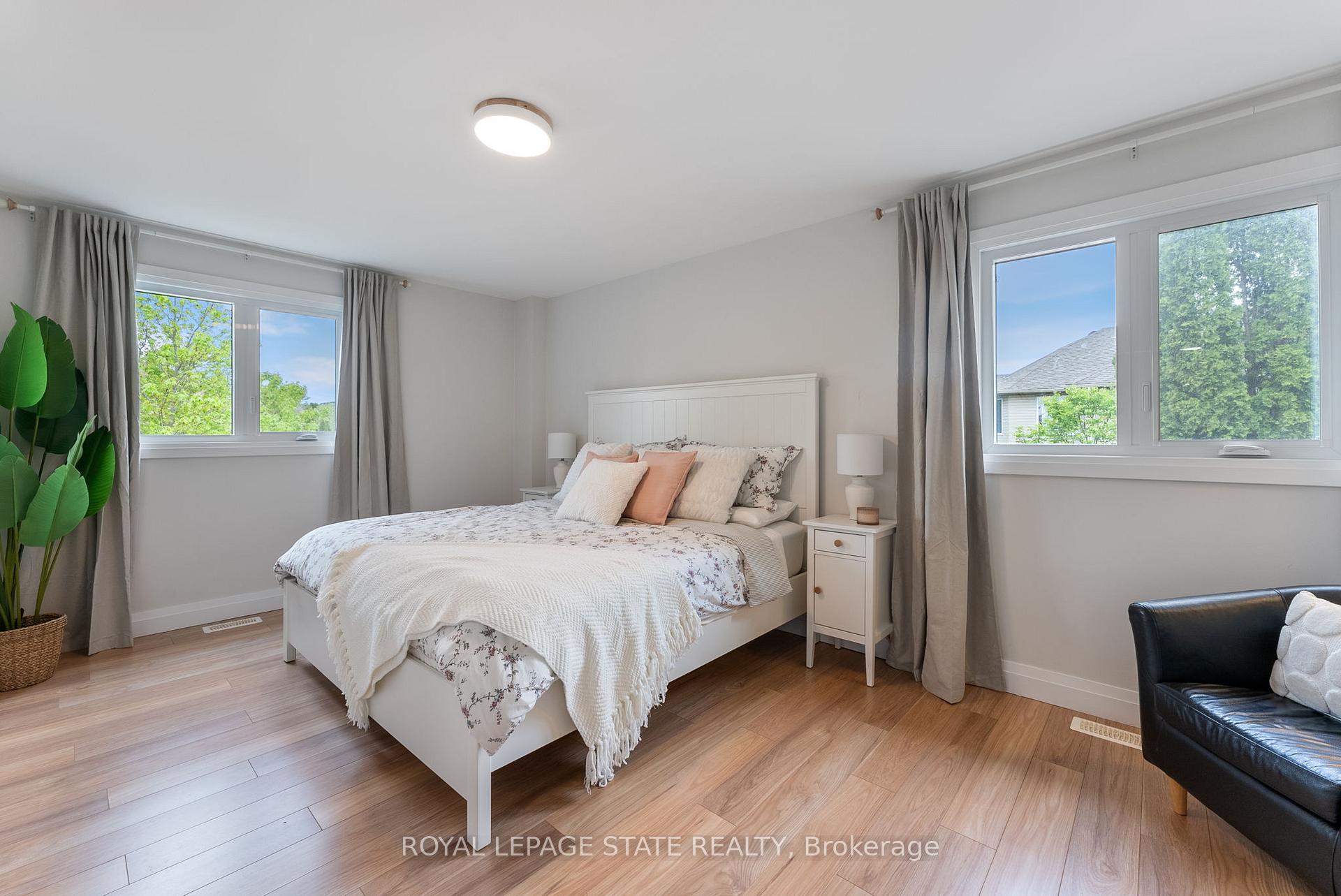 Photo 25 of 35 Morwick Drive, Hamilton, Ancaster — HOMEH