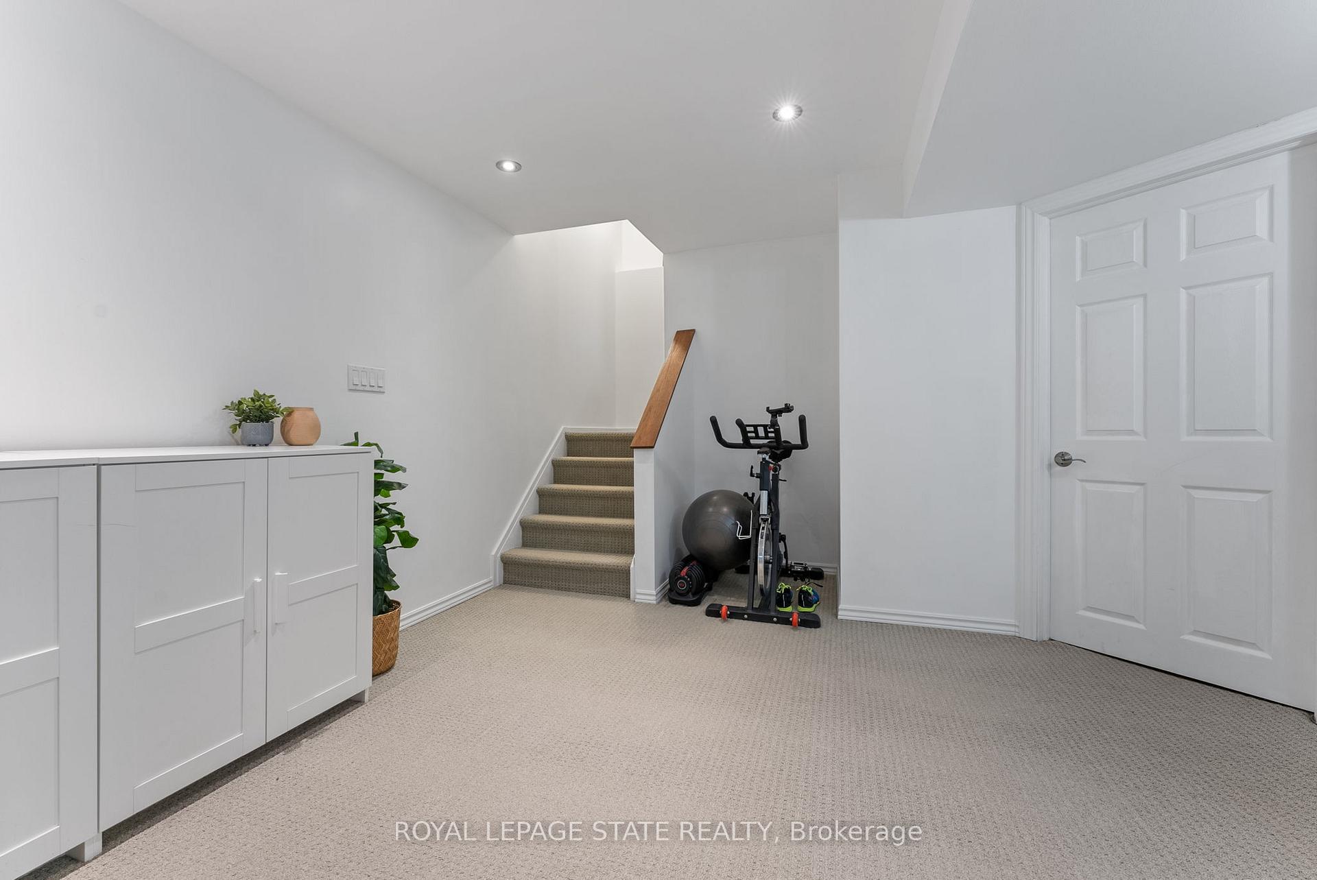 Photo 21 of 35 Morwick Drive, Hamilton, Ancaster — HOMEH