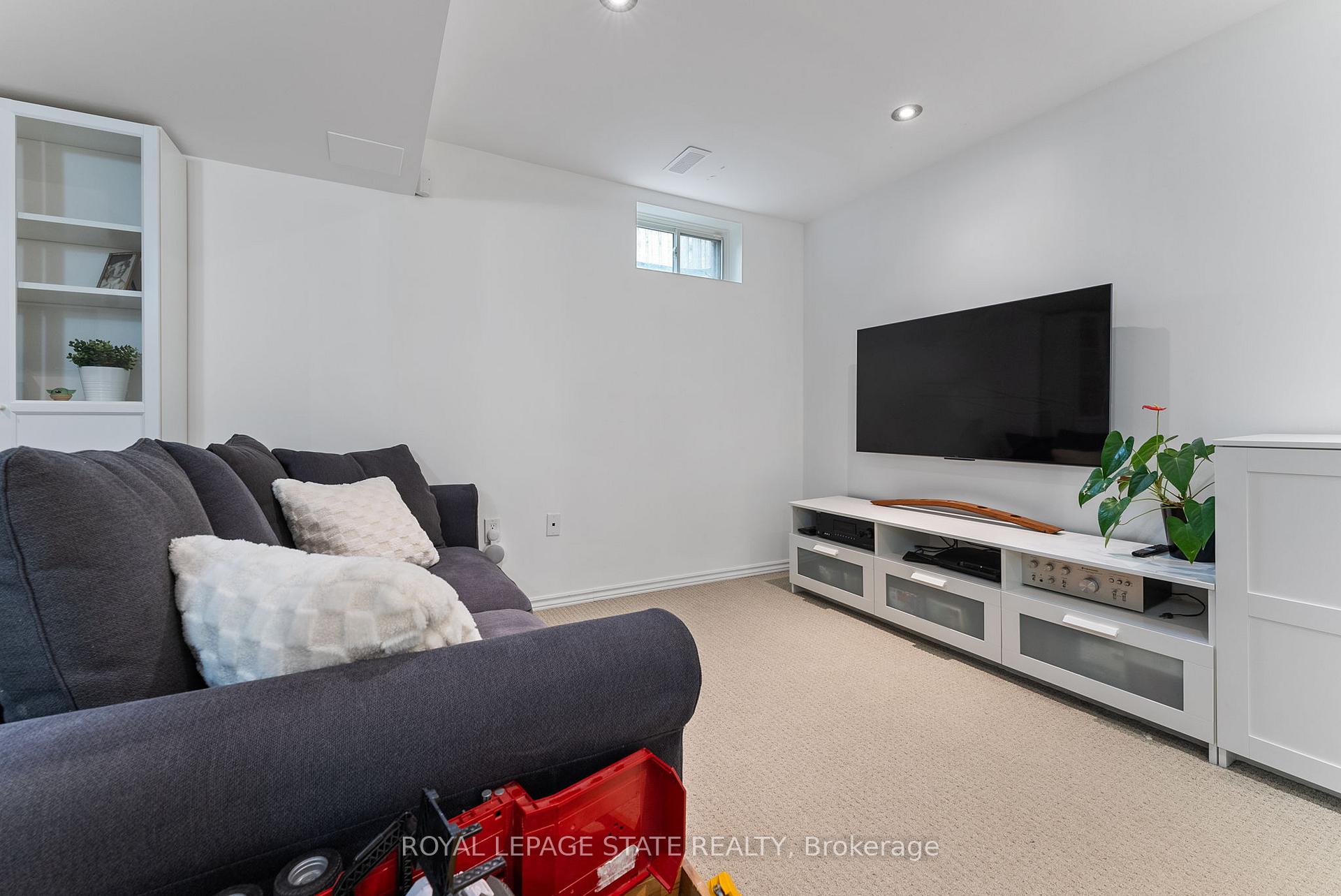 Photo 28 of 35 Morwick Drive, Hamilton, Ancaster — HOMEH