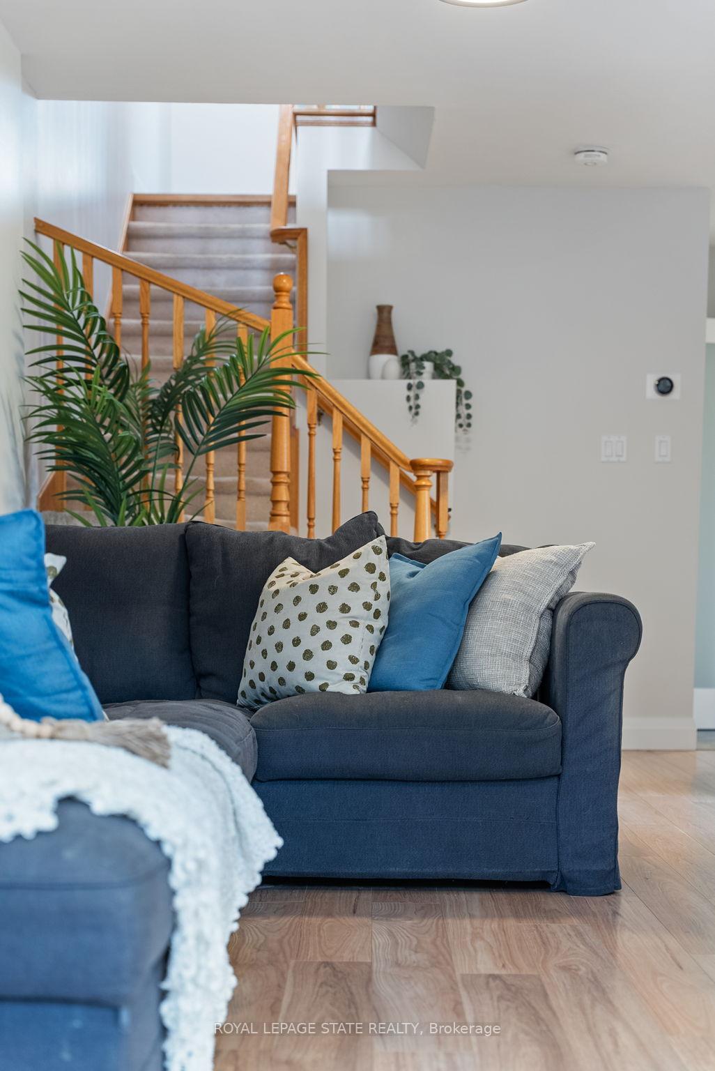Photo 17 of 35 Morwick Drive, Hamilton, Ancaster — HOMEH