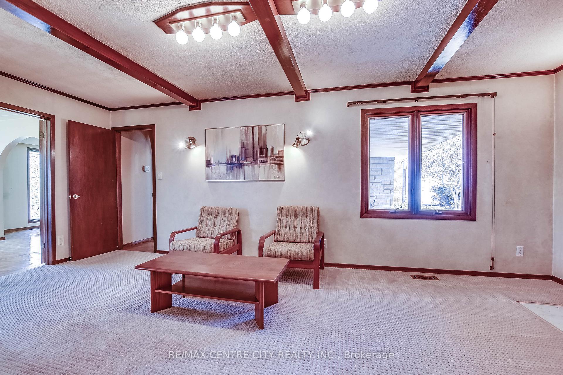 Photo 7 of 32 Locke Avenue, St. Thomas — HOMEH
