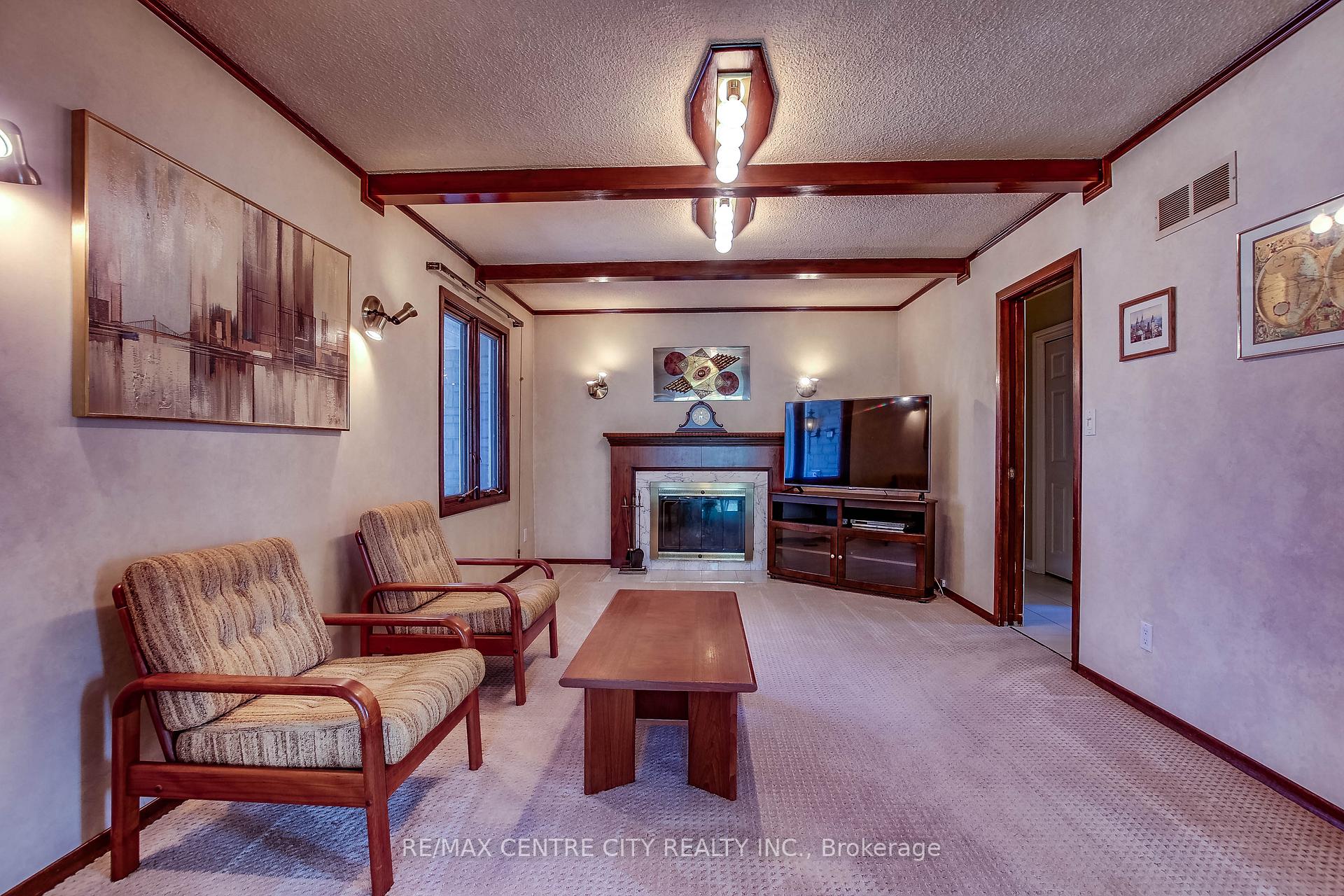 Photo 14 of 32 Locke Avenue, St. Thomas — HOMEH