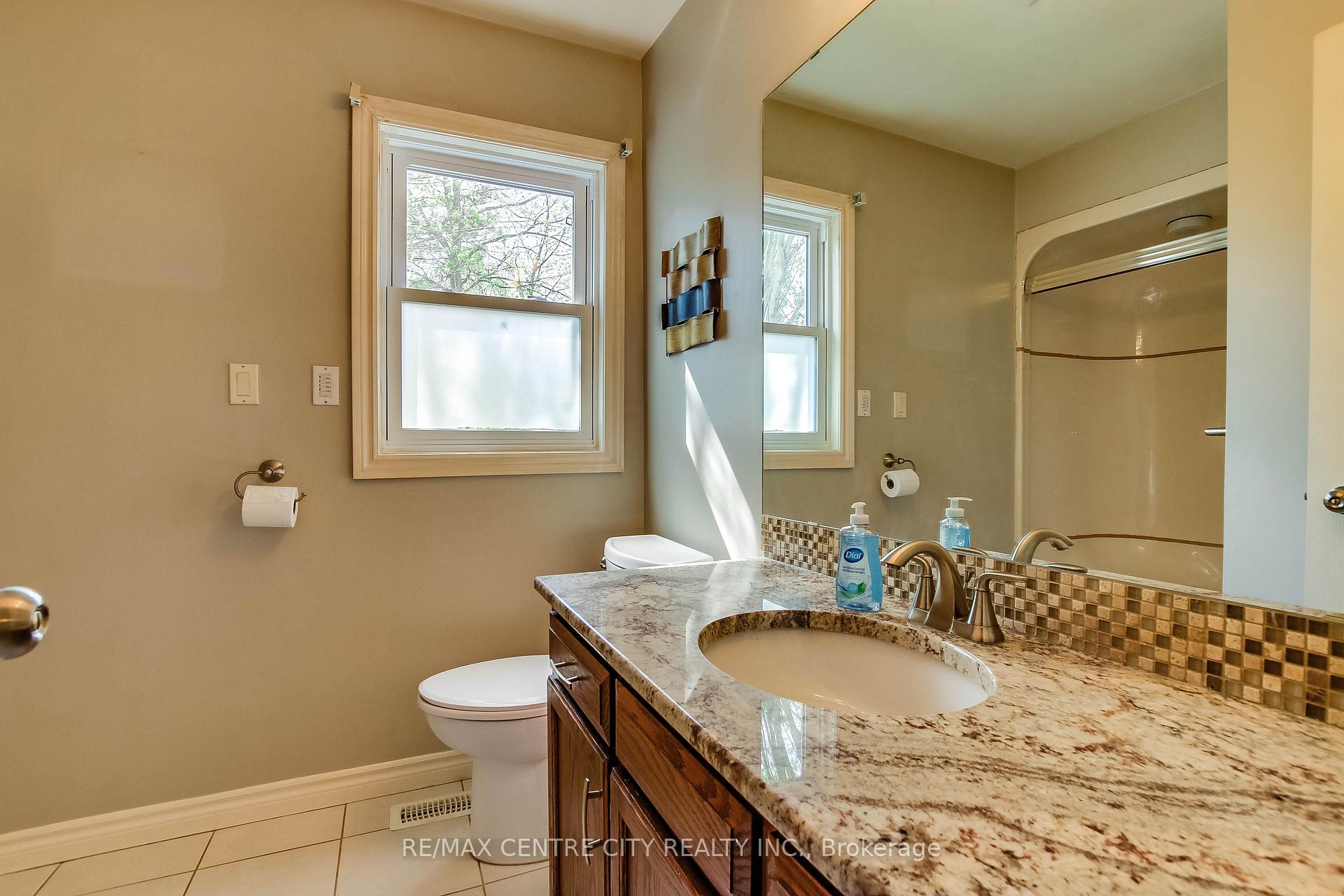 Photo 13 of 32 Locke Avenue, St. Thomas — HOMEH