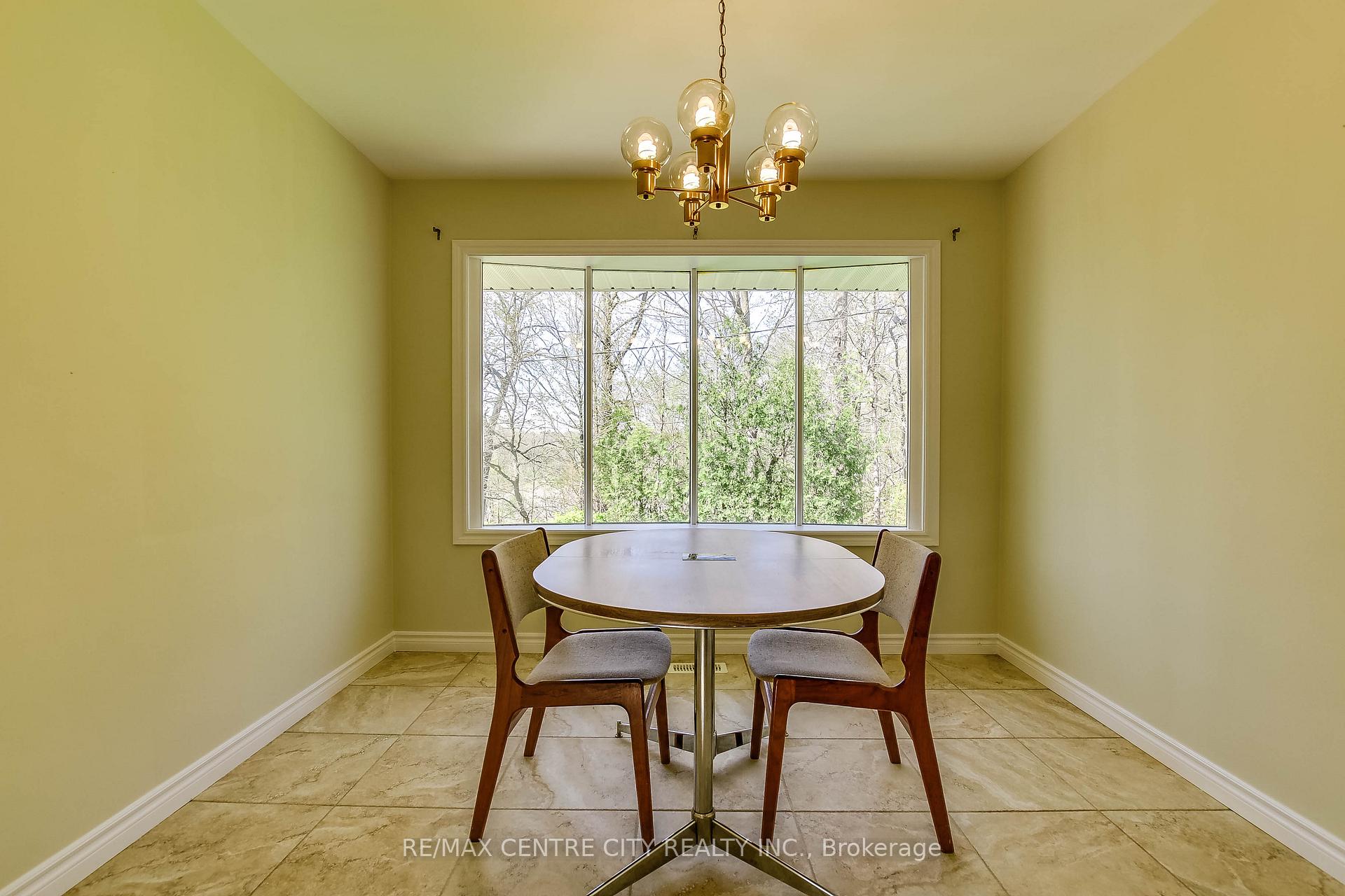 Photo 21 of 32 Locke Avenue, St. Thomas — HOMEH