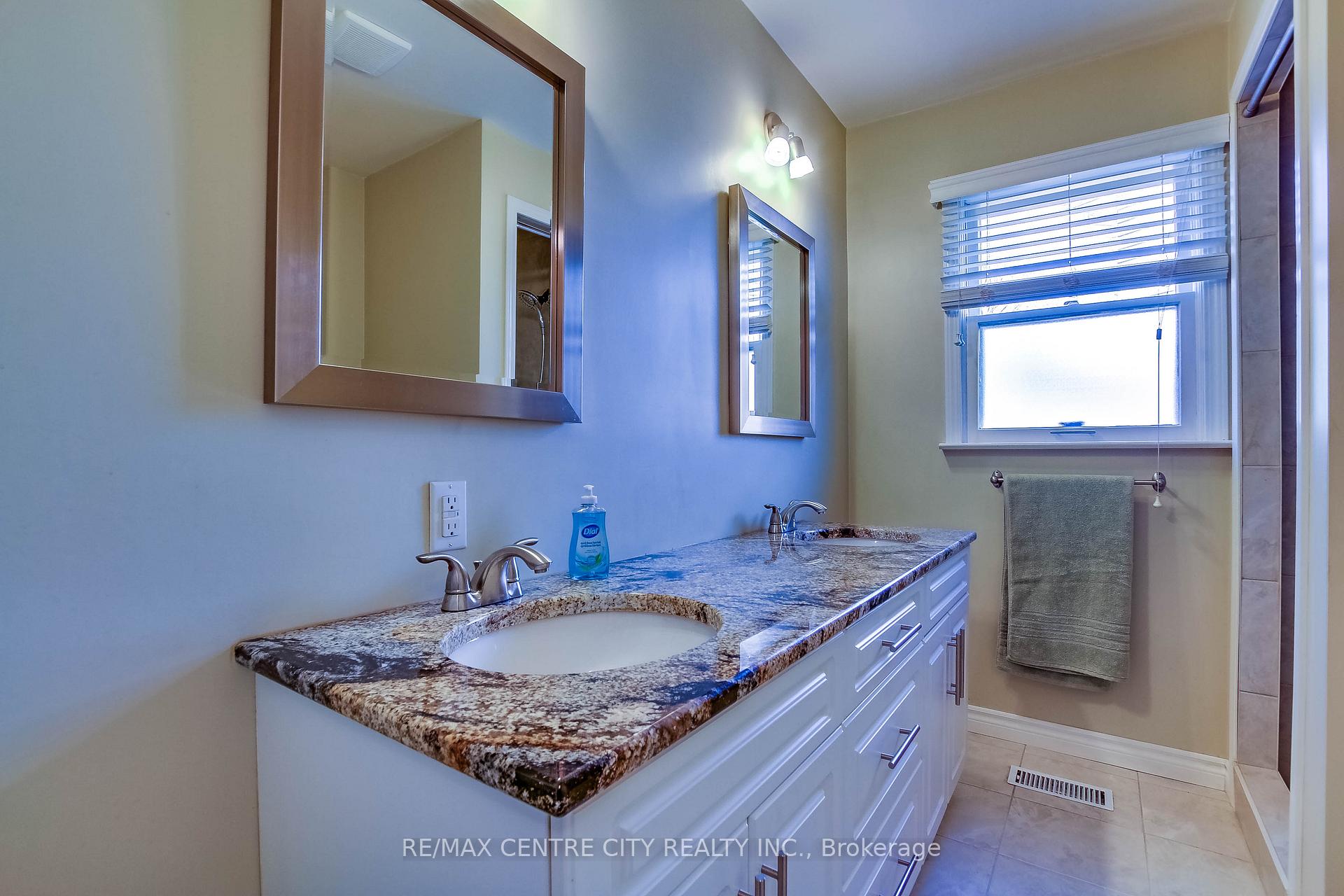 Photo 23 of 32 Locke Avenue, St. Thomas — HOMEH