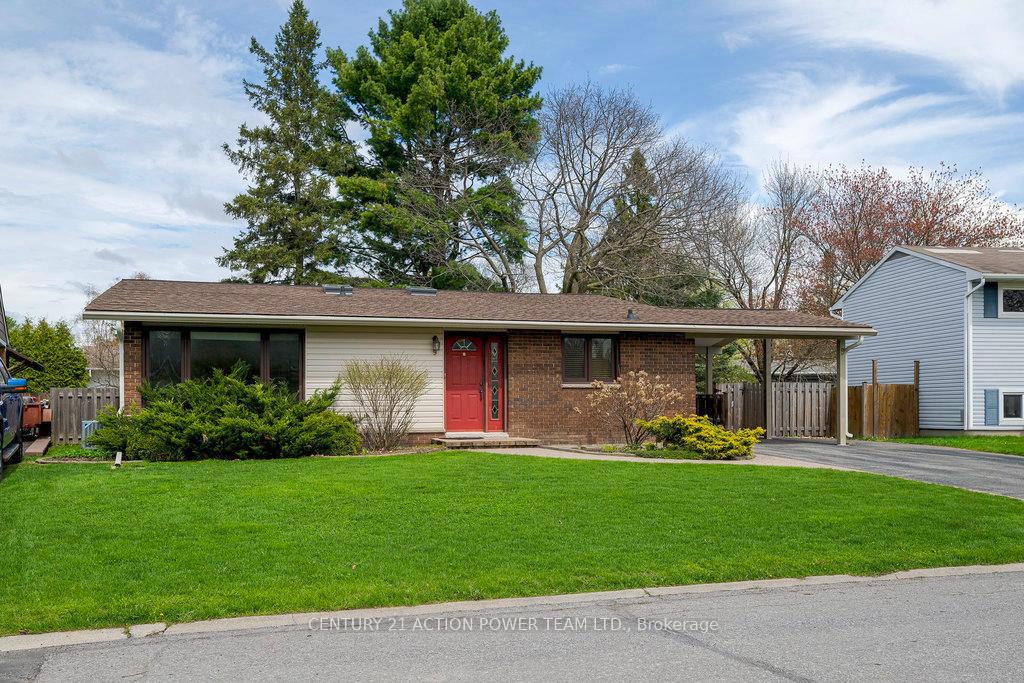 Photo 1 of 9 Keewatin Crescent, Ottawa, Borden Farm/Stewart Farm/Carleton Heights/Parkwood Hills — HOMEH