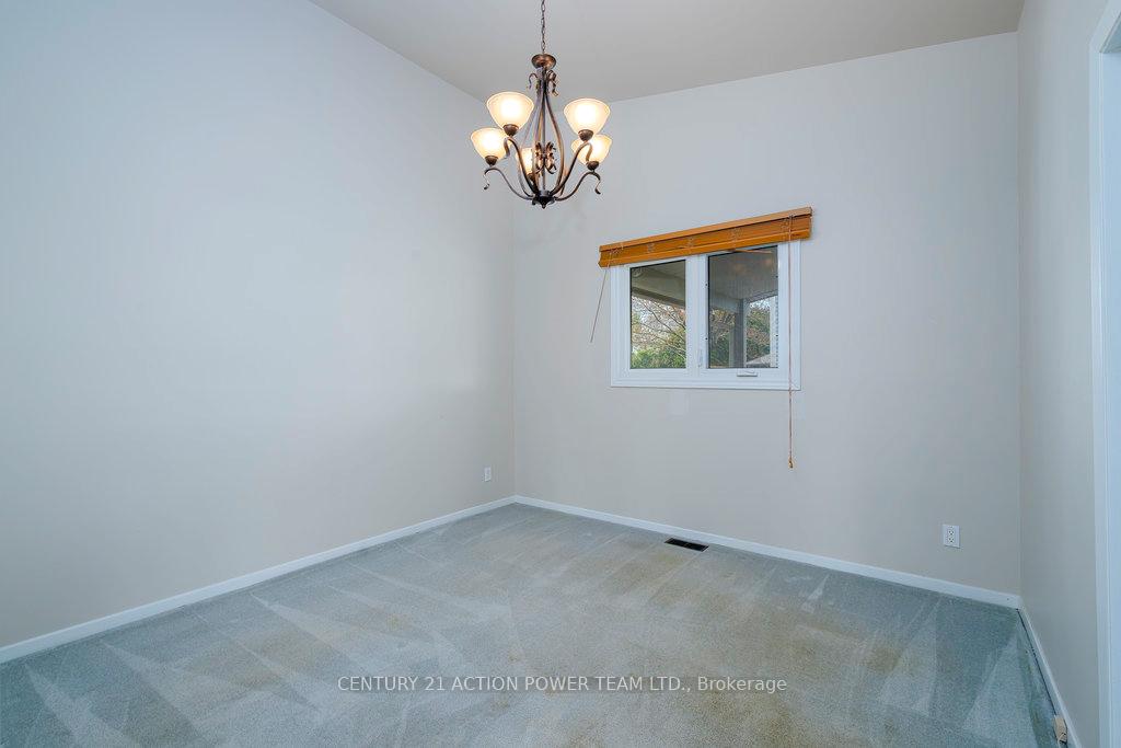 Photo 6 of 9 Keewatin Crescent, Ottawa, Borden Farm/Stewart Farm/Carleton Heights/Parkwood Hills — HOMEH