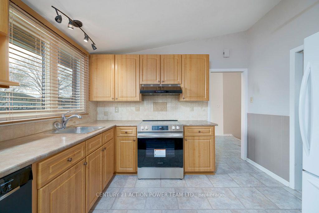 Photo 20 of 9 Keewatin Crescent, Ottawa, Borden Farm/Stewart Farm/Carleton Heights/Parkwood Hills — HOMEH
