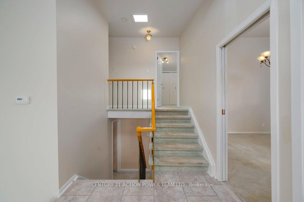 Photo 2 of 9 Keewatin Crescent, Ottawa, Borden Farm/Stewart Farm/Carleton Heights/Parkwood Hills — HOMEH