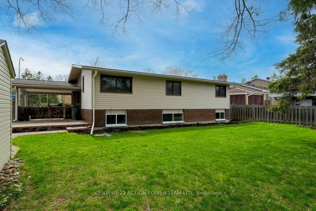 Photo 36 of 9 Keewatin Crescent, Ottawa, Borden Farm/Stewart Farm/Carleton Heights/Parkwood Hills — HOMEH