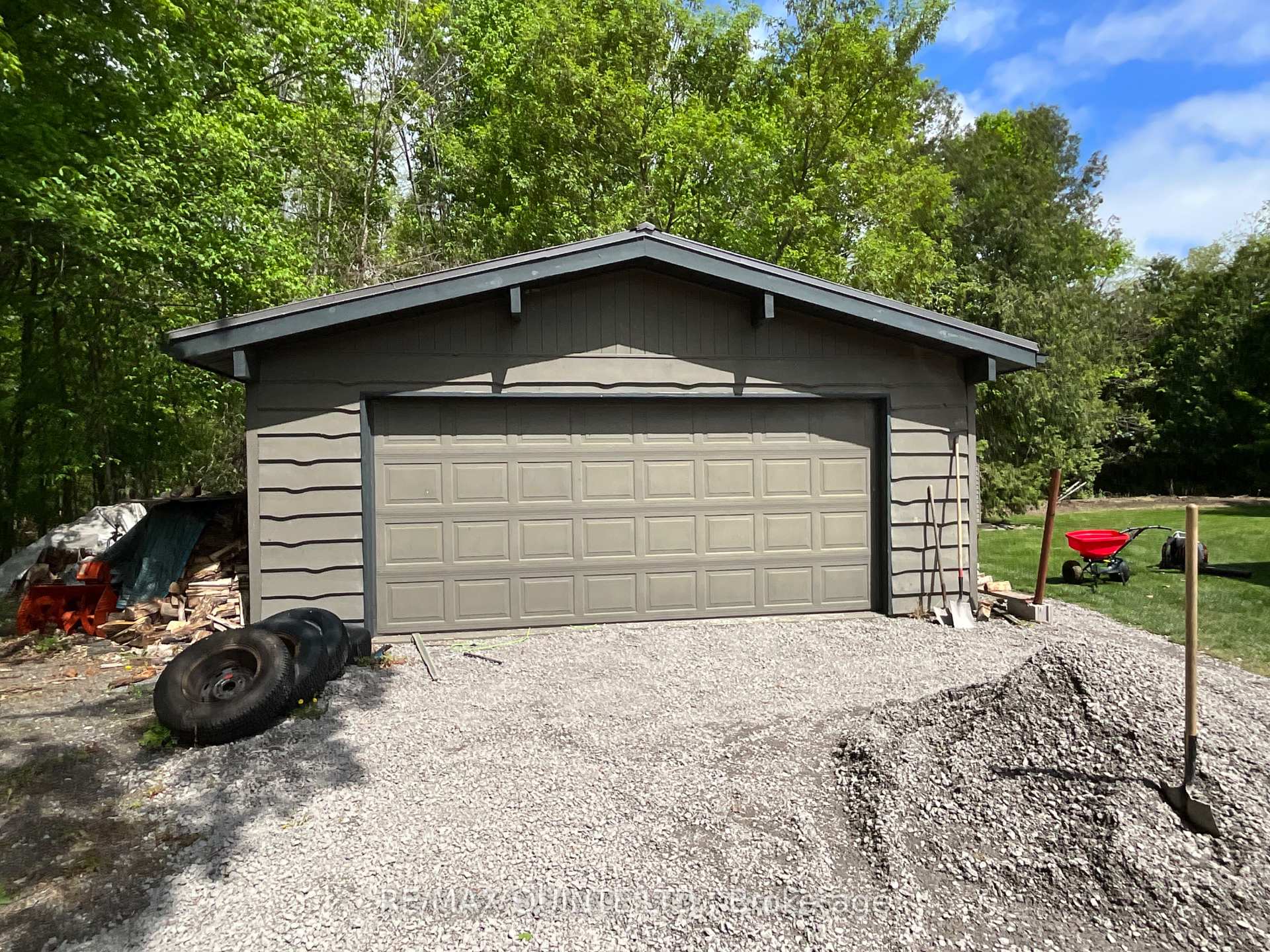 Photo 5 of 405 Scuttlehole Road, Belleville, Thurlow Ward — HOMEH