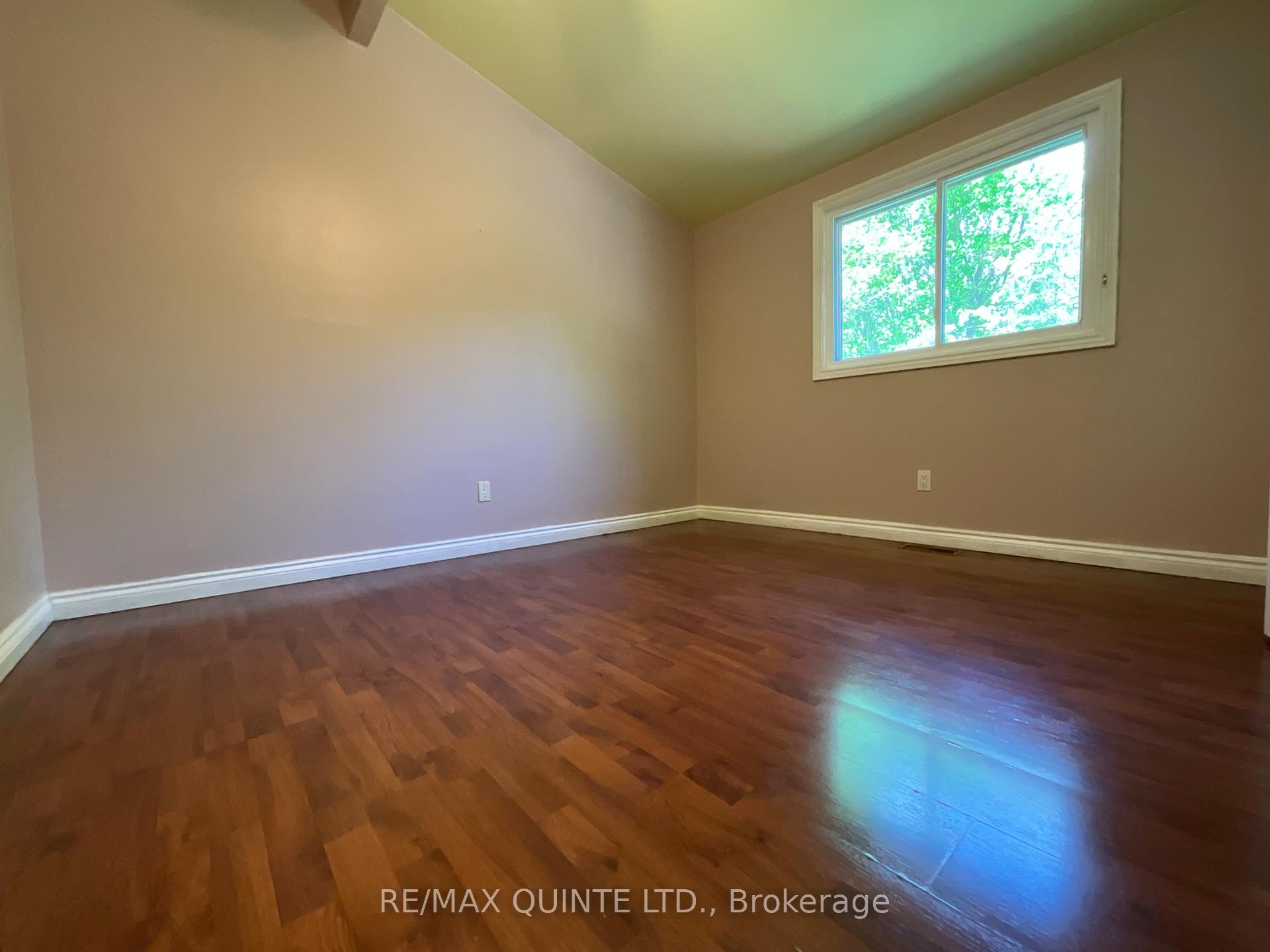 Photo 15 of 405 Scuttlehole Road, Belleville, Thurlow Ward — HOMEH