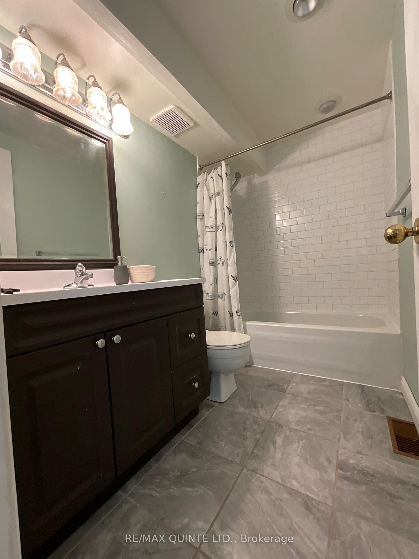 Photo 9 of 405 Scuttlehole Road, Belleville, Thurlow Ward — HOMEH