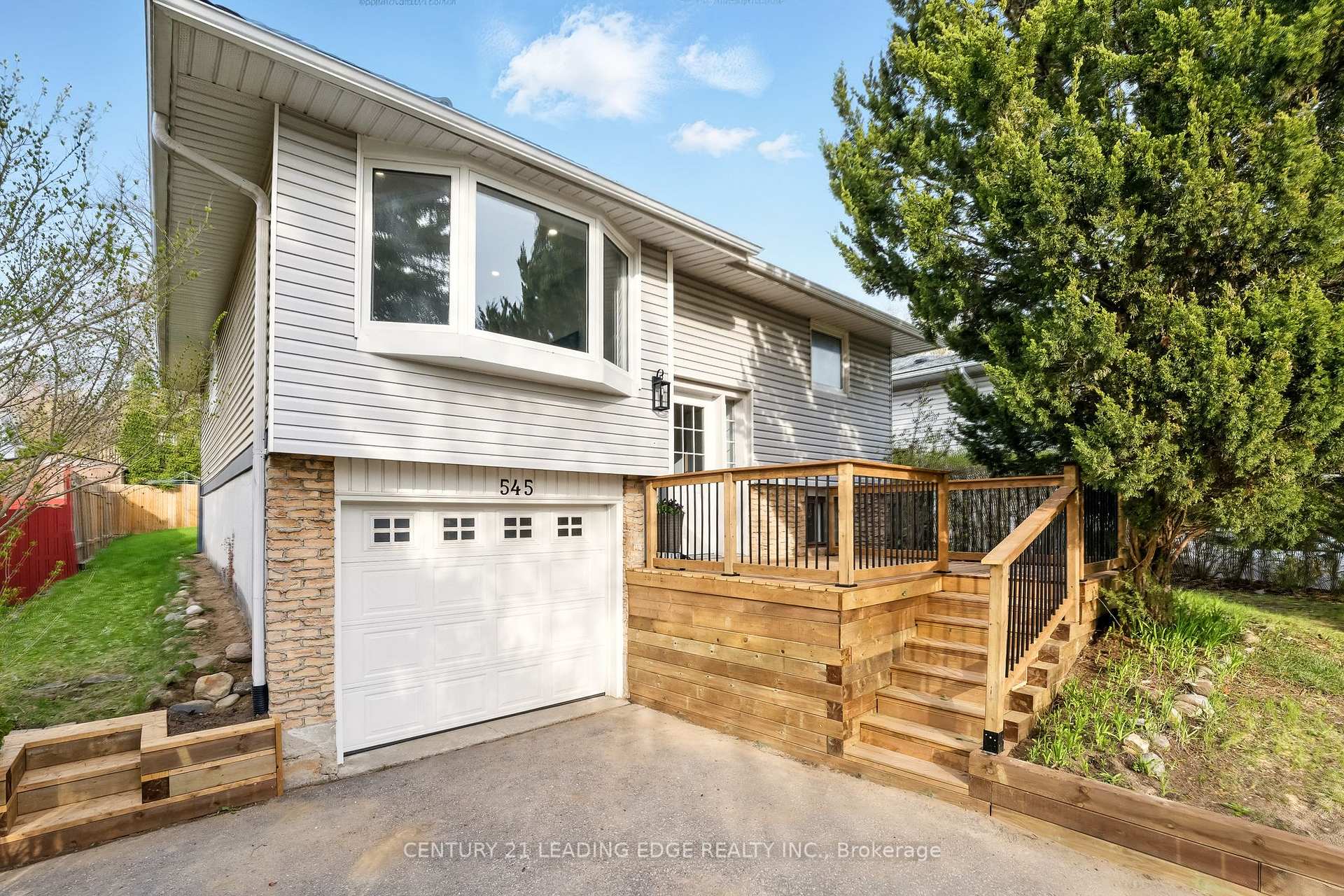 Photo 1 of 545 Capilano Crescent, Oshawa, Donevan — HOMEH
