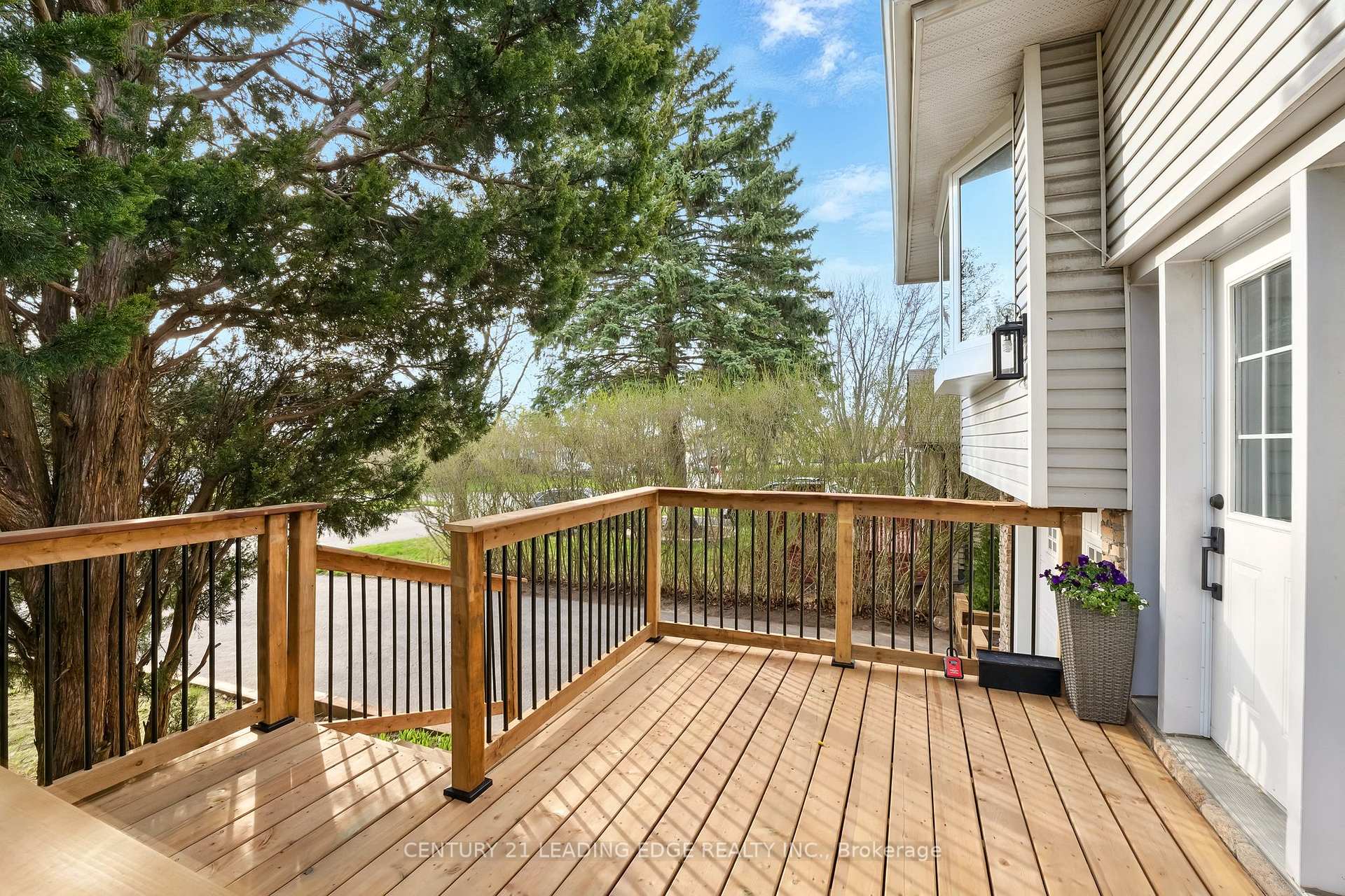 Photo 16 of 545 Capilano Crescent, Oshawa, Donevan — HOMEH