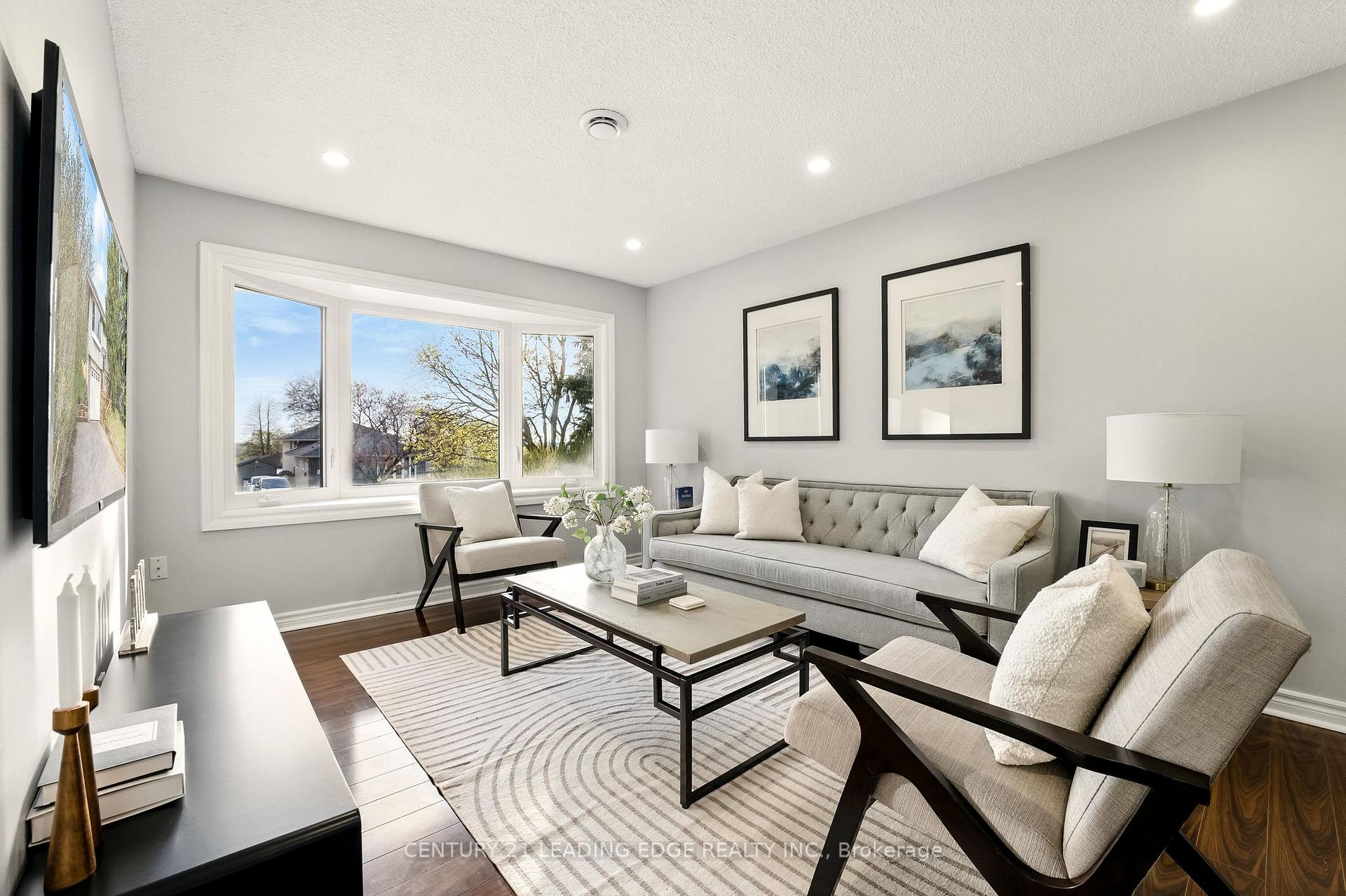 Photo 5 of 545 Capilano Crescent, Oshawa, Donevan — HOMEH