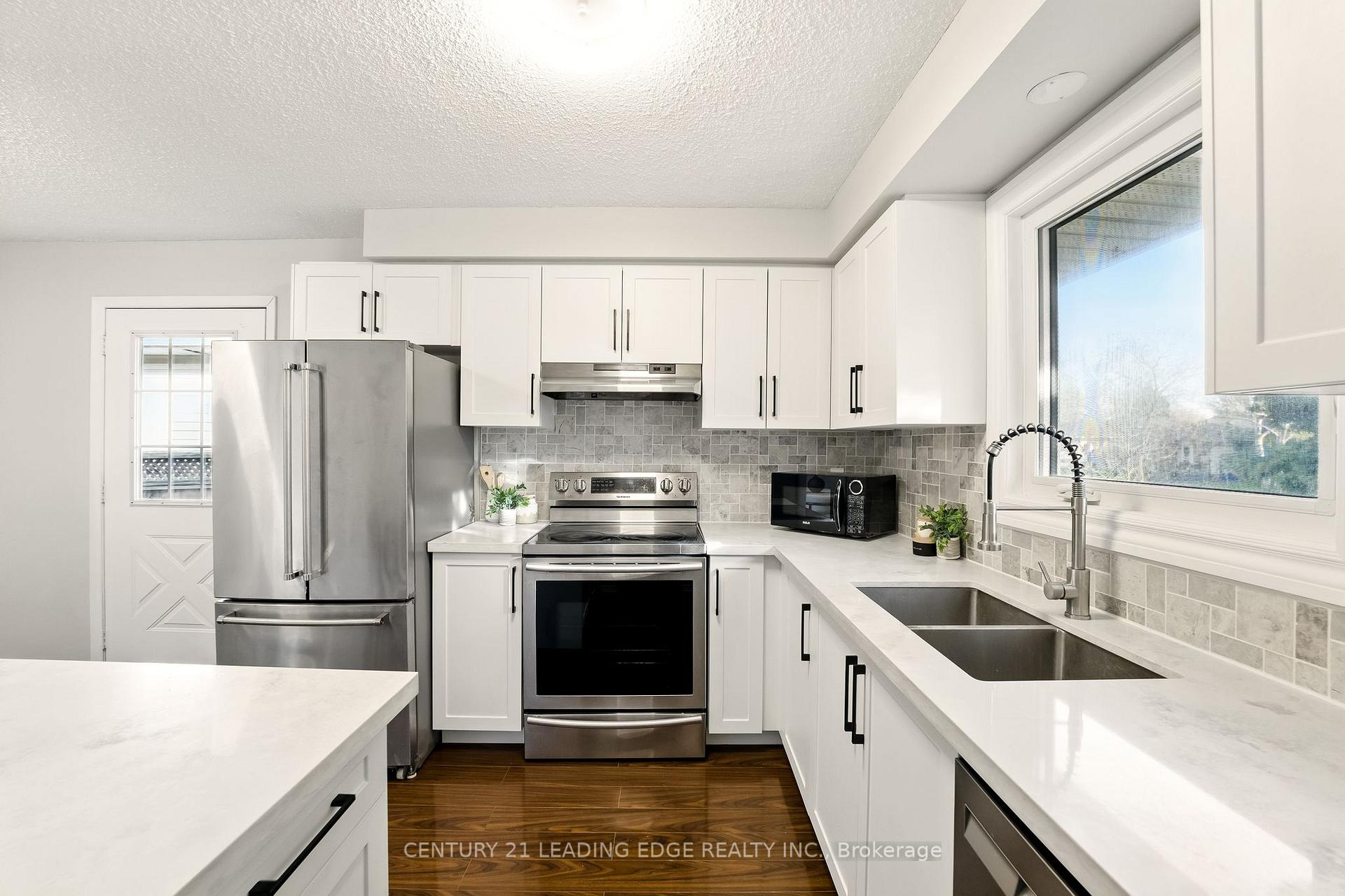 Photo 11 of 545 Capilano Crescent, Oshawa, Donevan — HOMEH