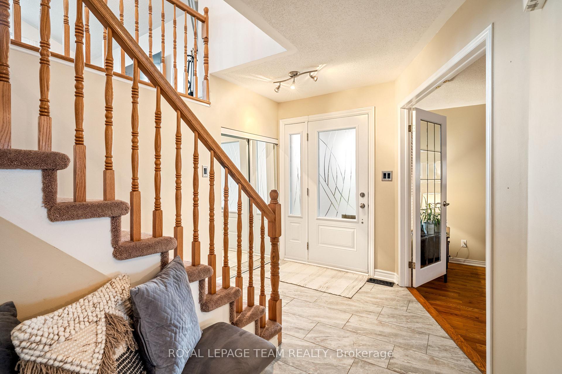 Photo 3 of 1648 Toulouse Crescent, Ottawa, Orleans/Sunridge — HOMEH
