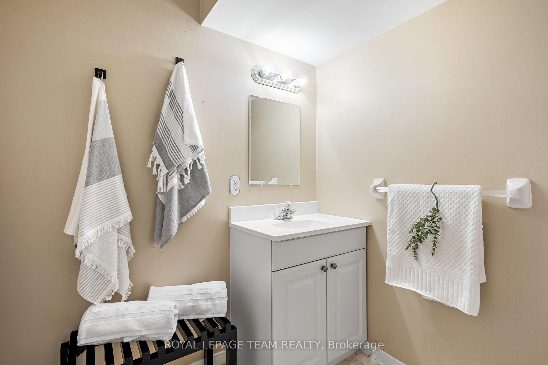 Photo 9 of 1648 Toulouse Crescent, Ottawa, Orleans/Sunridge — HOMEH