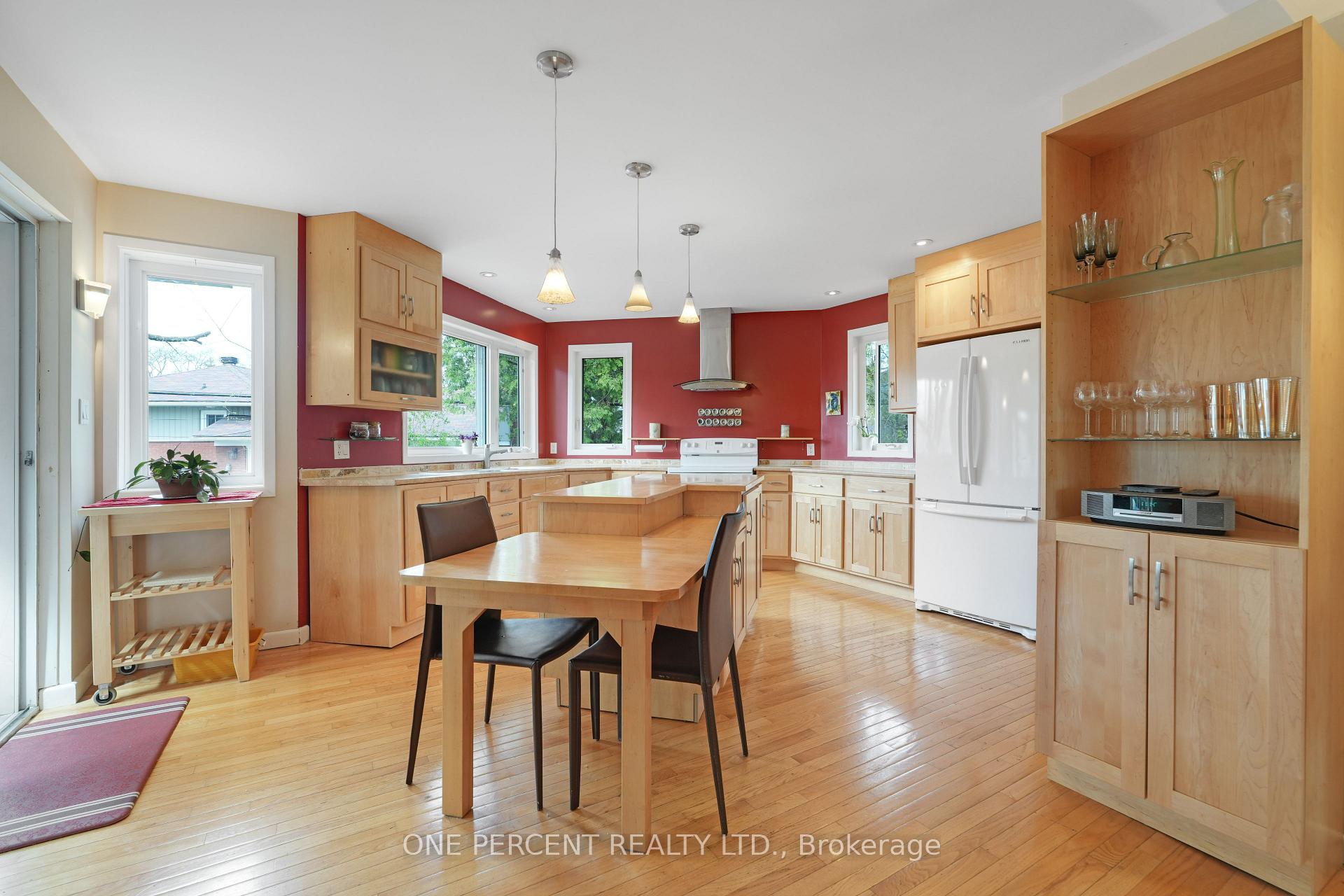 Photo 10 of 1284 Joyce Crescent, Ottawa, Bel Air Heights — HOMEH