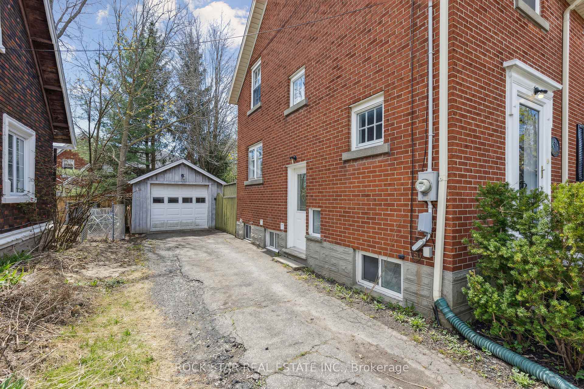 Photo 3 of 127 Krug Street, Kitchener — HOMEH