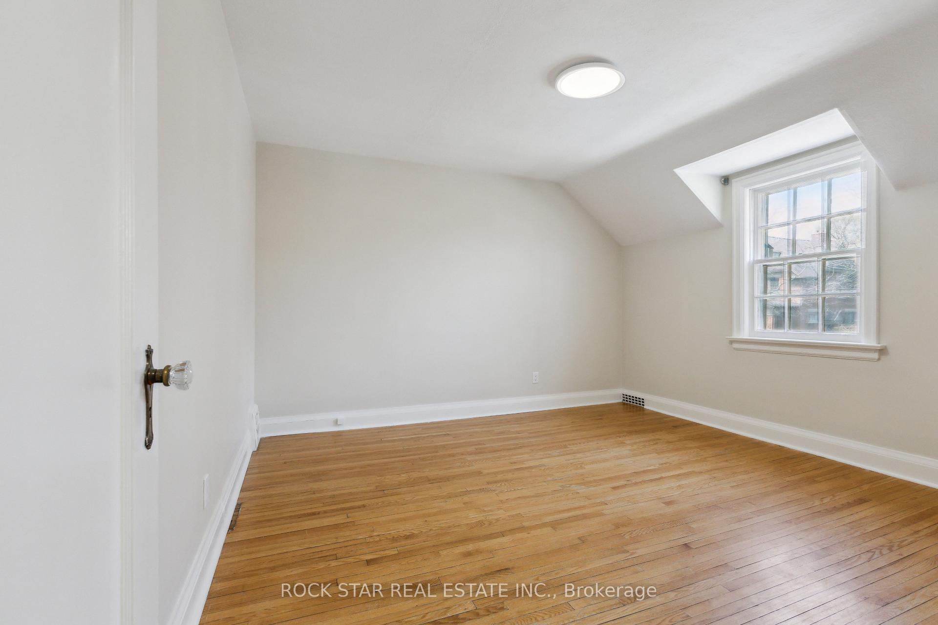 Photo 12 of 127 Krug Street, Kitchener — HOMEH