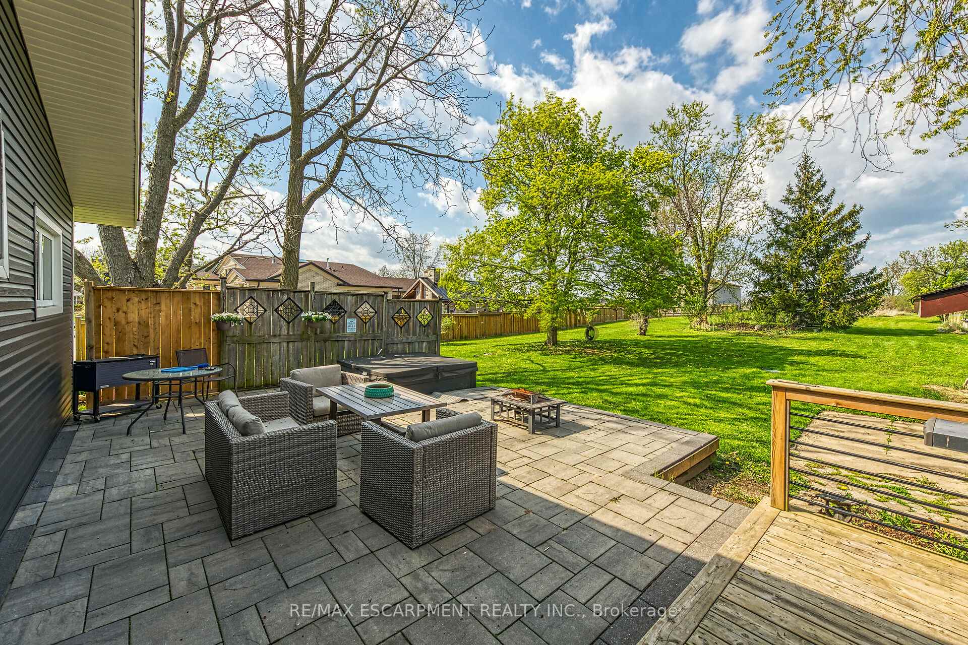 Photo 17 of 1214 Golf Club Road, Hamilton, Rural Glanbrook — HOMEH