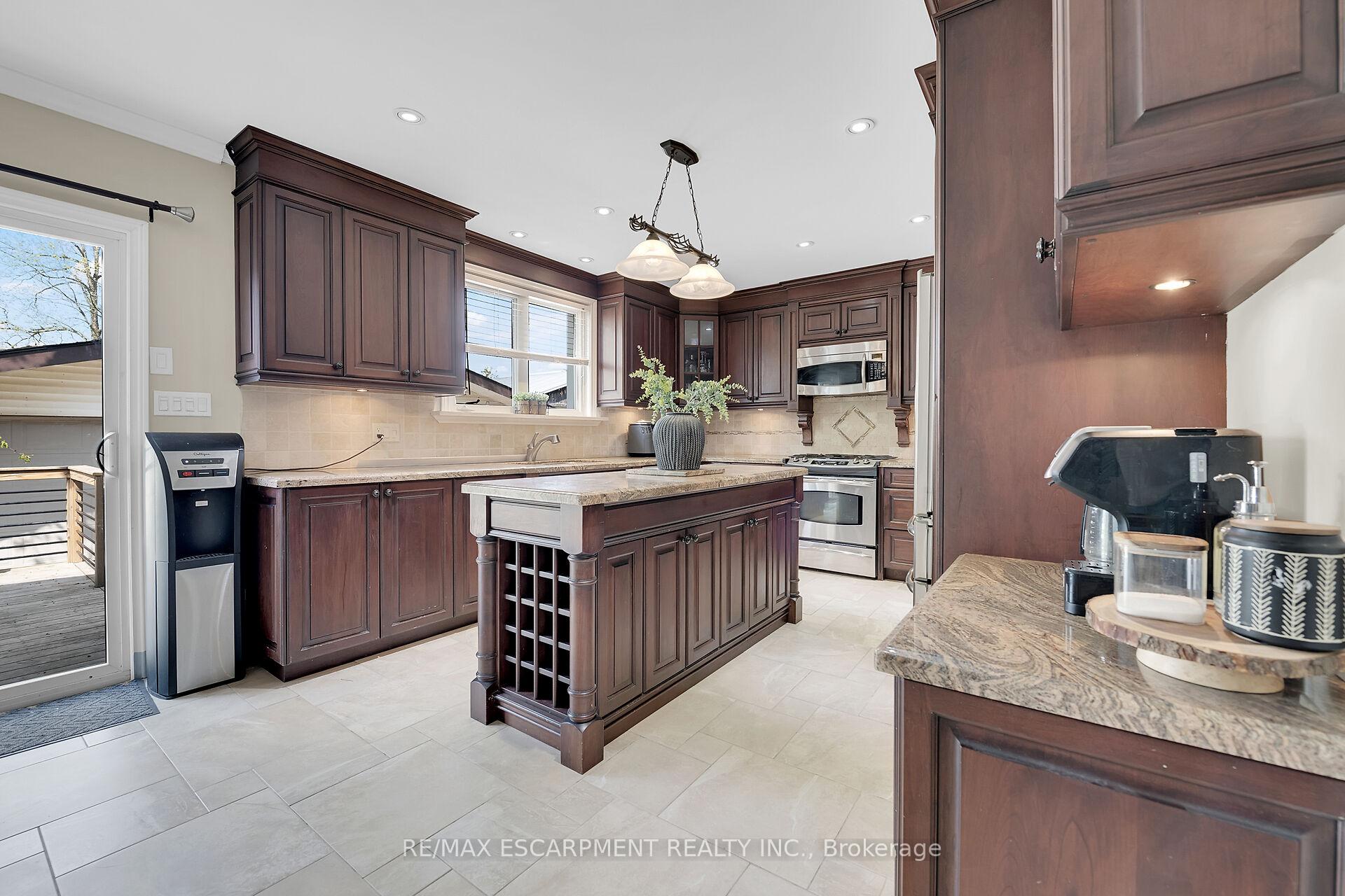 Photo 12 of 1214 Golf Club Road, Hamilton, Rural Glanbrook — HOMEH