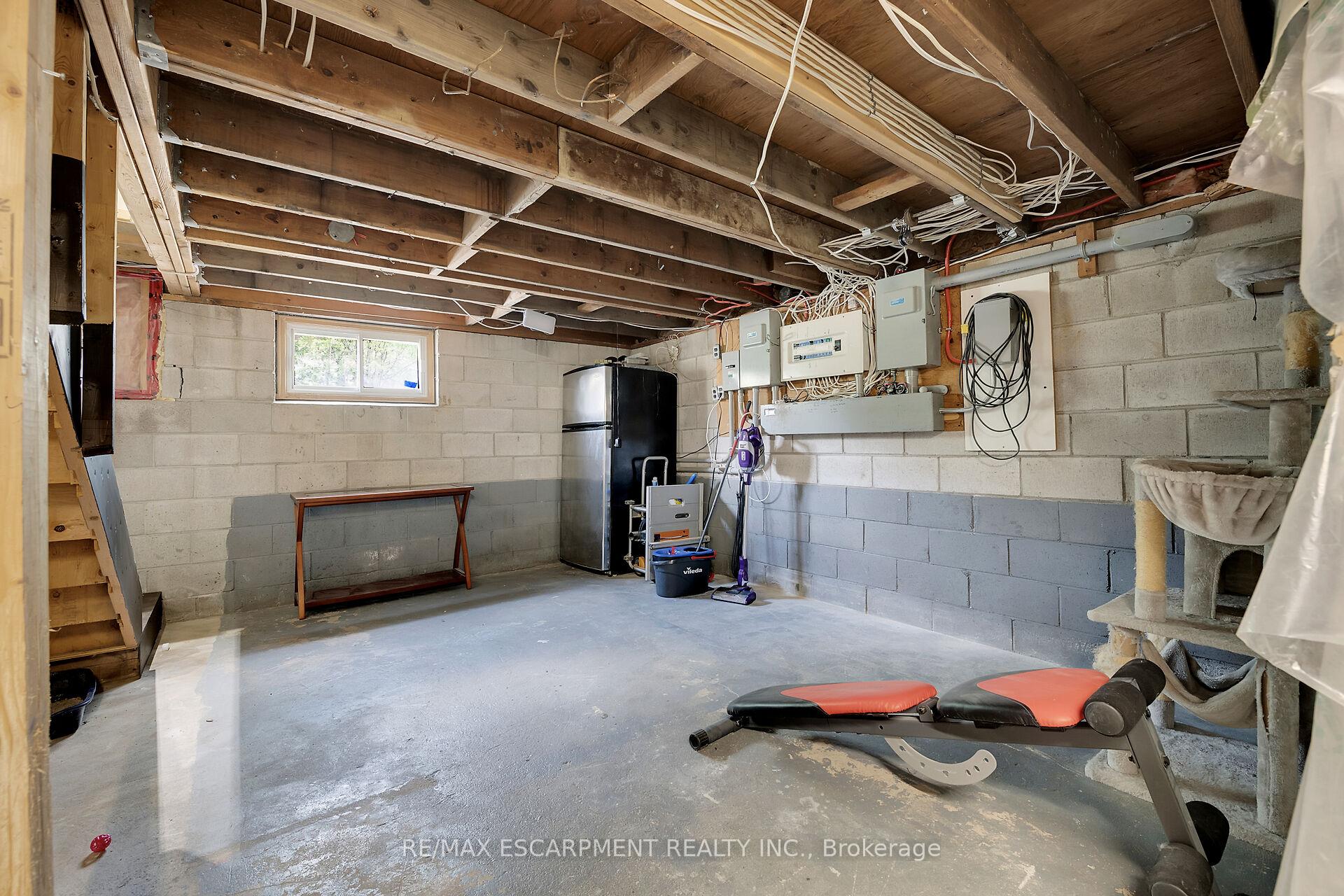 Photo 31 of 1214 Golf Club Road, Hamilton, Rural Glanbrook — HOMEH