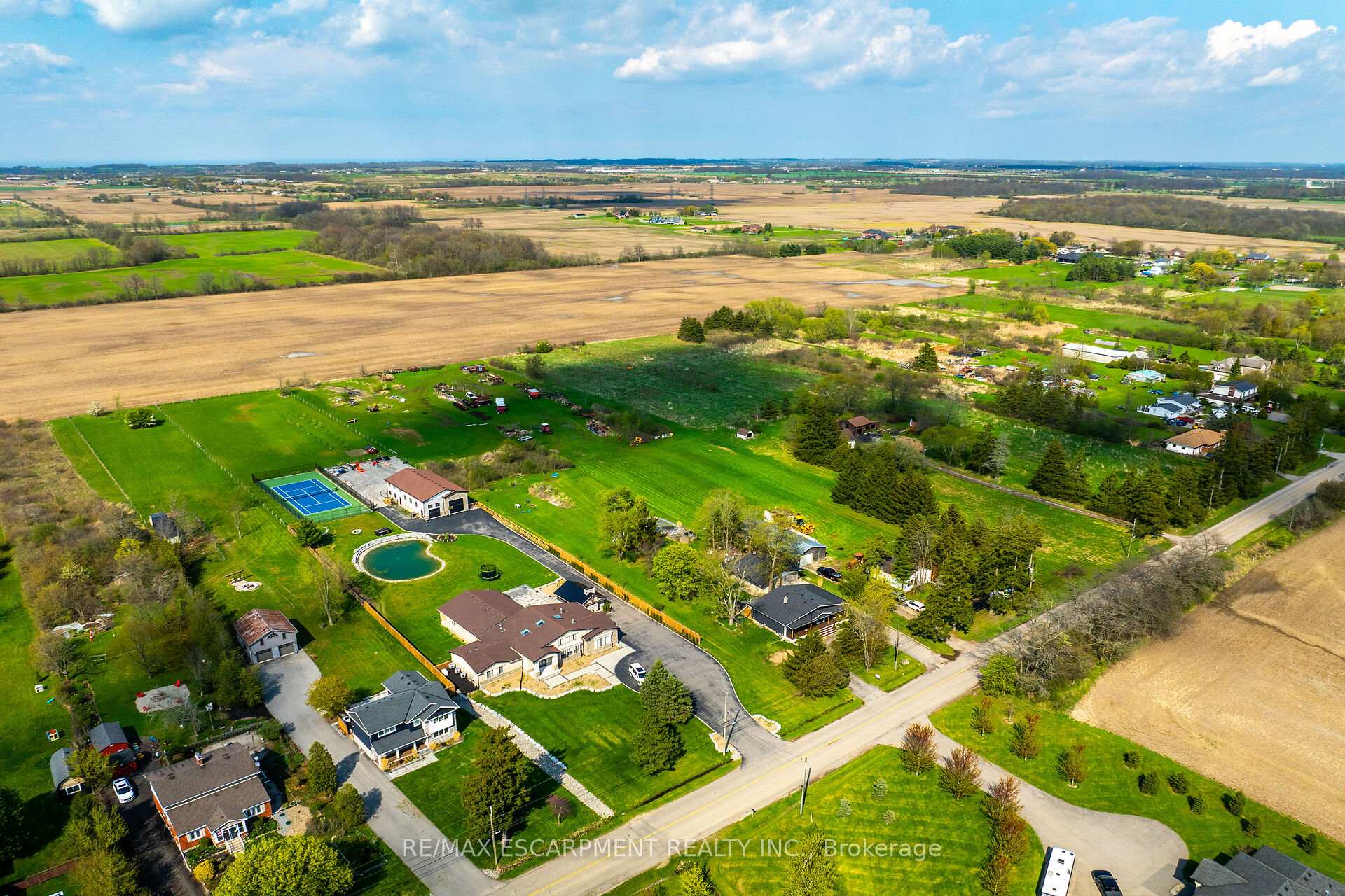 Photo 37 of 1214 Golf Club Road, Hamilton, Rural Glanbrook — HOMEH
