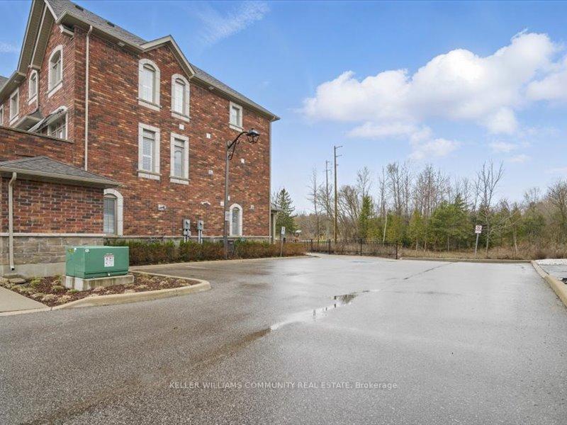 Photo 10 of Unit 2, 35 Hanning Court, Clarington, Bowmanville — HOMEH