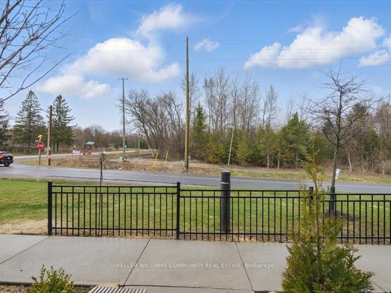 Photo 3 of Unit 2, 35 Hanning Court, Clarington, Bowmanville — HOMEH