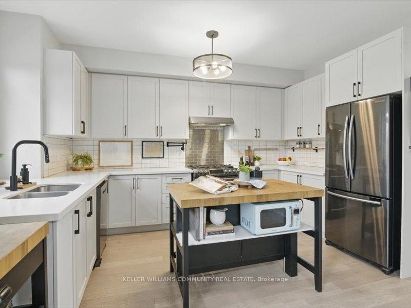 Photo 13 of Unit 2, 35 Hanning Court, Clarington, Bowmanville — HOMEH