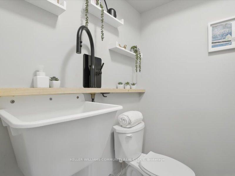 Photo 34 of Unit 2, 35 Hanning Court, Clarington, Bowmanville — HOMEH