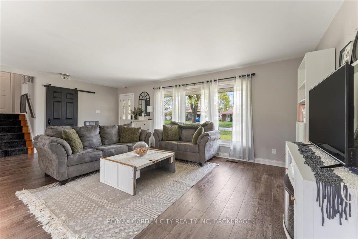 Photo 19 of 73 Alexandra Boulevard, St. Catharines, Secord Woods — HOMEH
