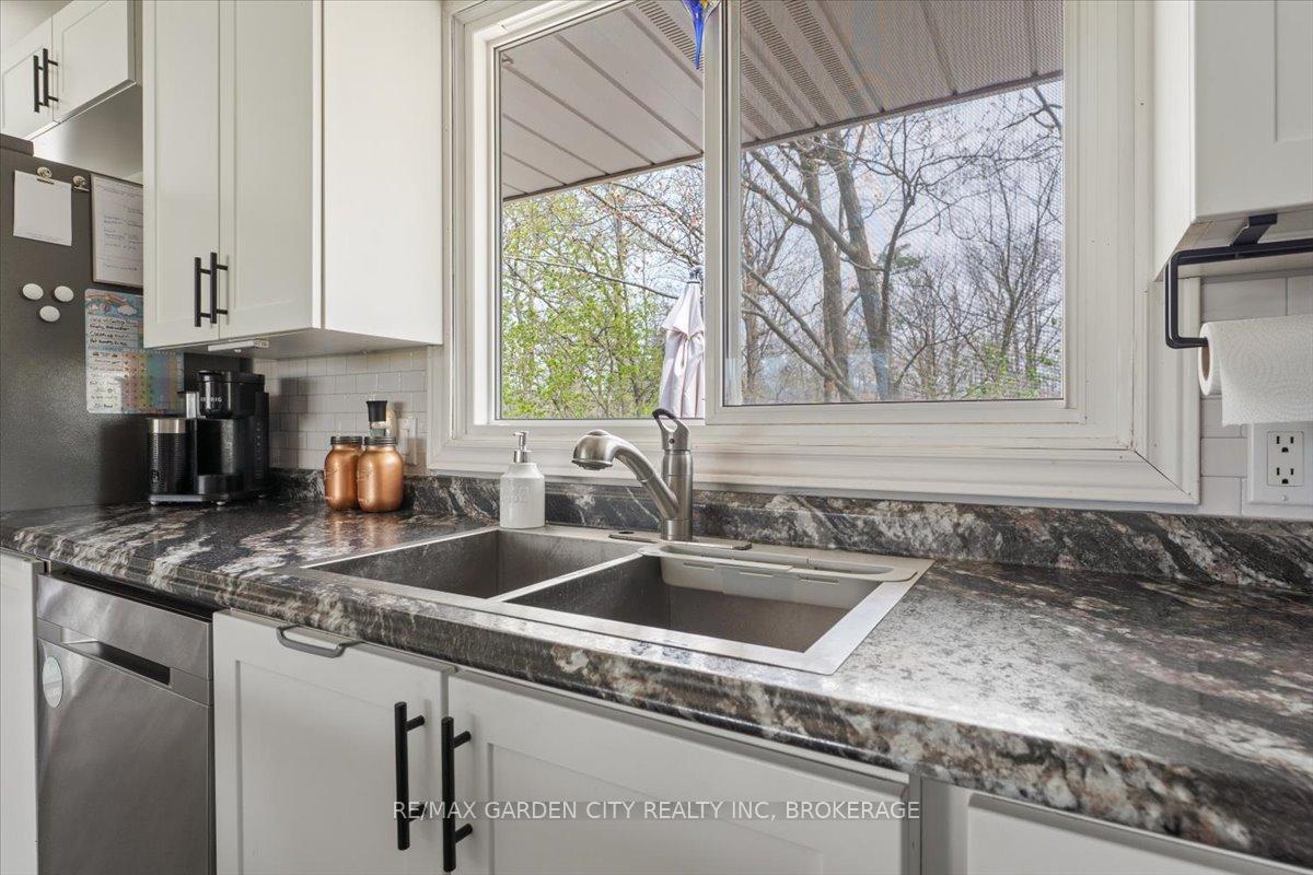 Photo 34 of 73 Alexandra Boulevard, St. Catharines, Secord Woods — HOMEH